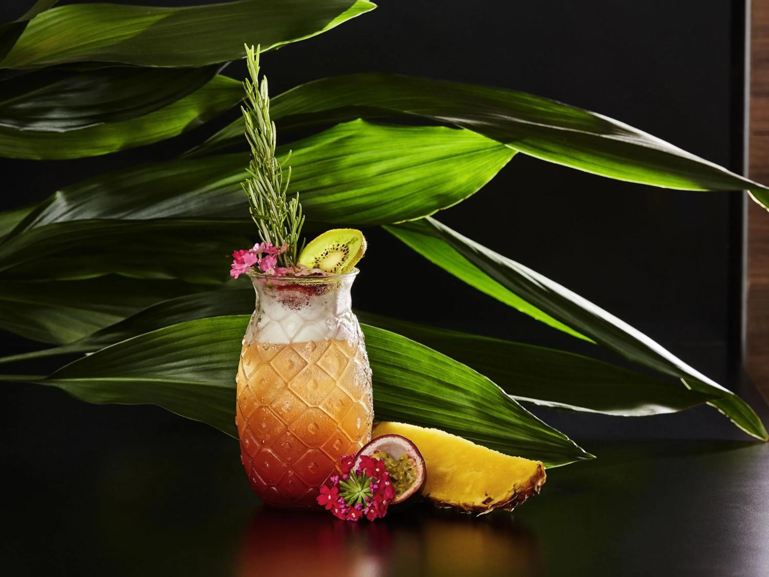 Lounge or bar in Le Domaine des Vanneaux Golf & Spa L'Isle Adam - MGallery Collection