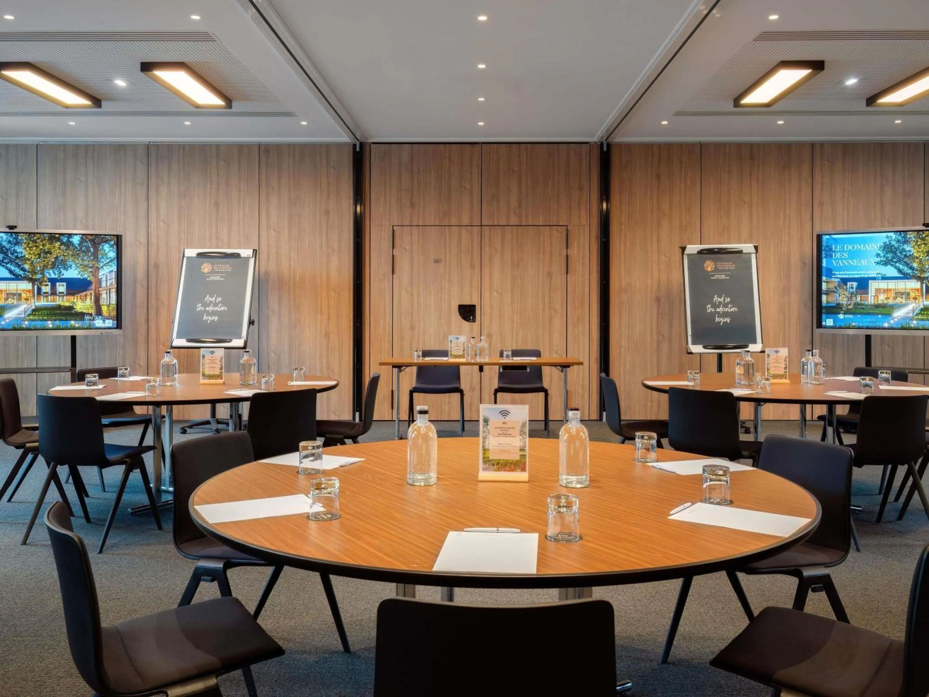 Meeting/conference room in Le Domaine des Vanneaux Golf & Spa L'Isle Adam - MGallery Collection