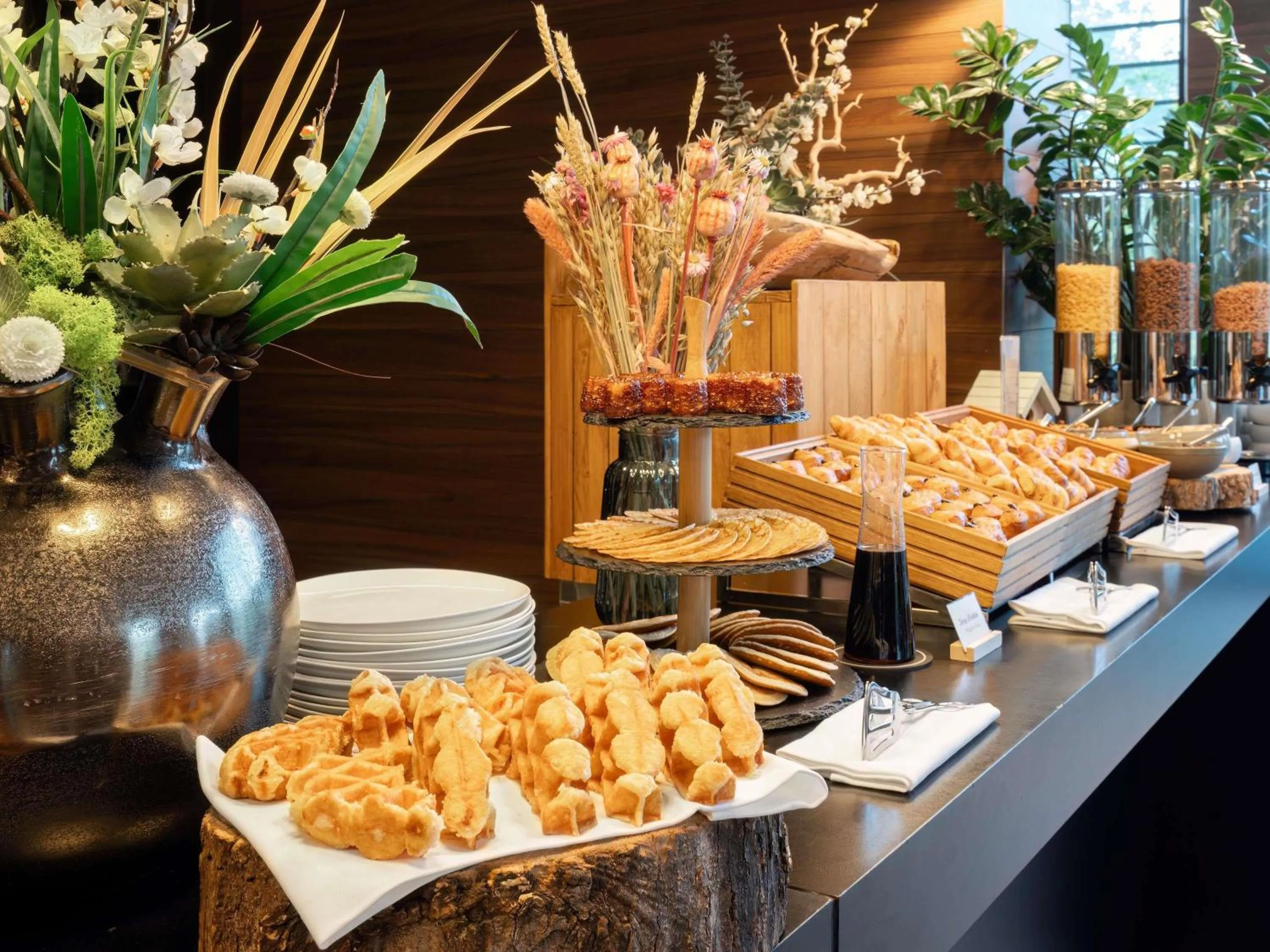 Breakfast in Le Domaine des Vanneaux Golf & Spa L'Isle Adam - MGallery Collection