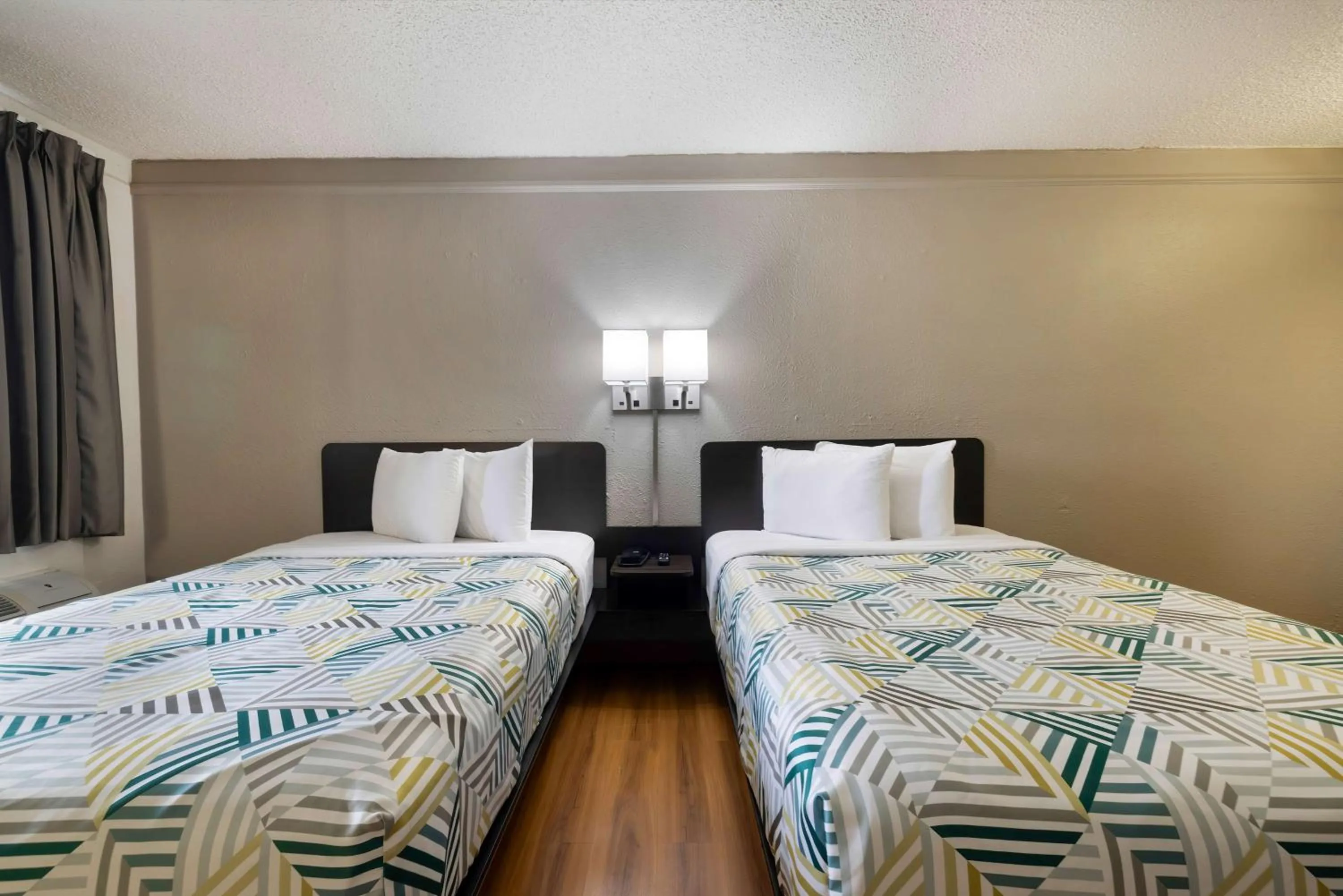 Bedroom, Bed in Motel 6-Beaumont, TX