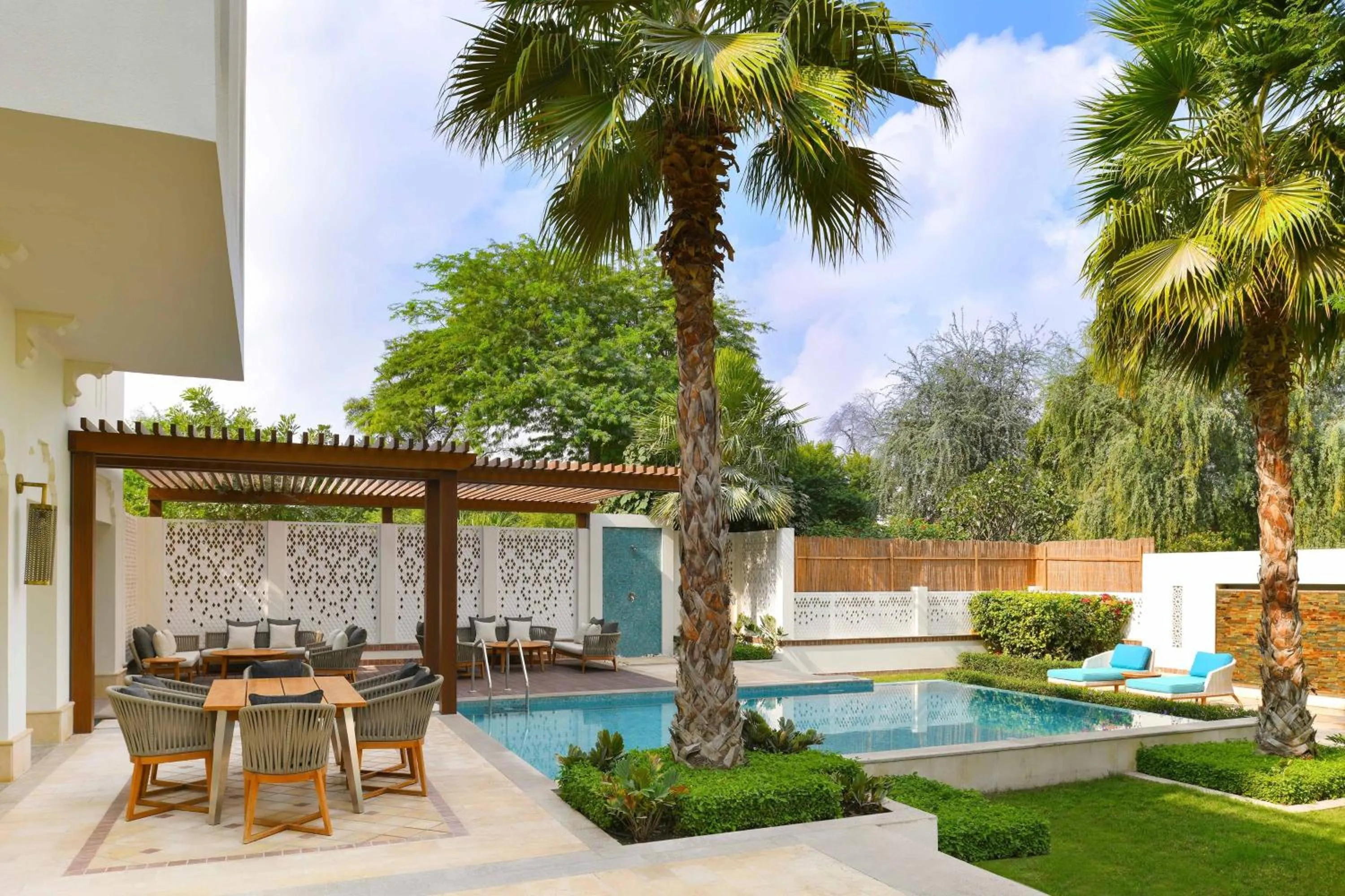 Swimming pool in Al Messila, A Luxury Collection Resort & Spa, Doha