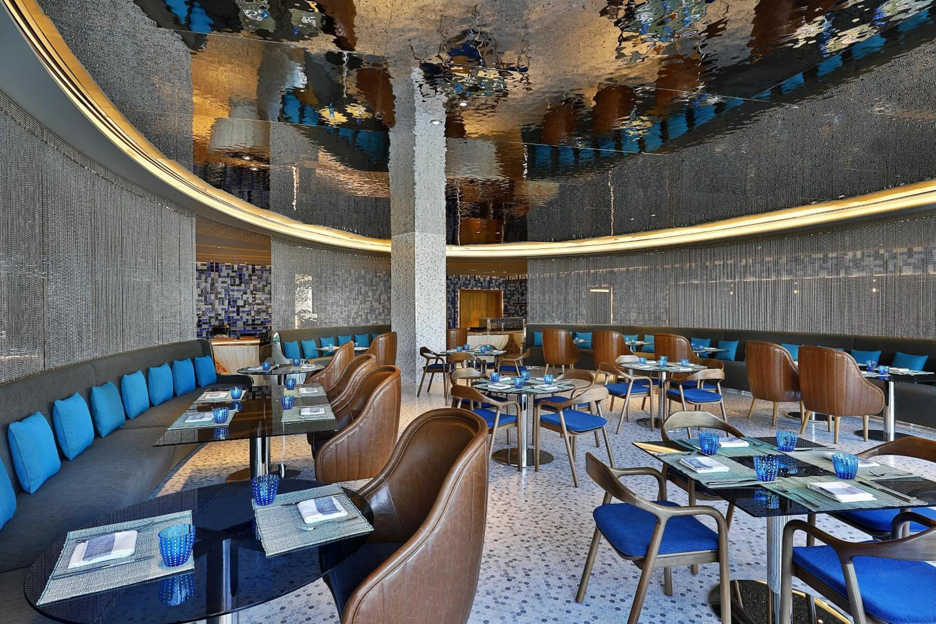 Restaurant/places to eat in W Muscat