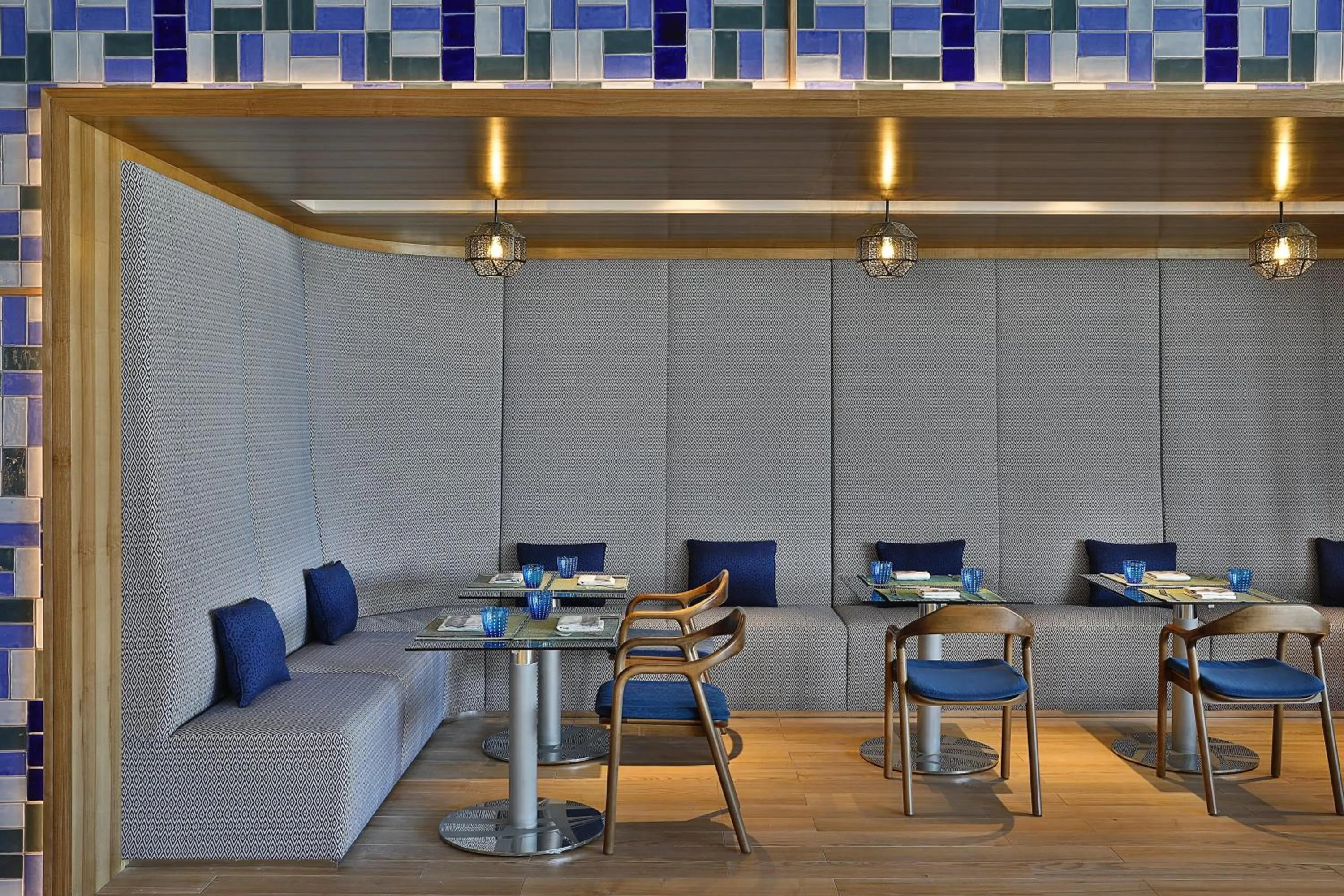 Restaurant/places to eat in W Muscat