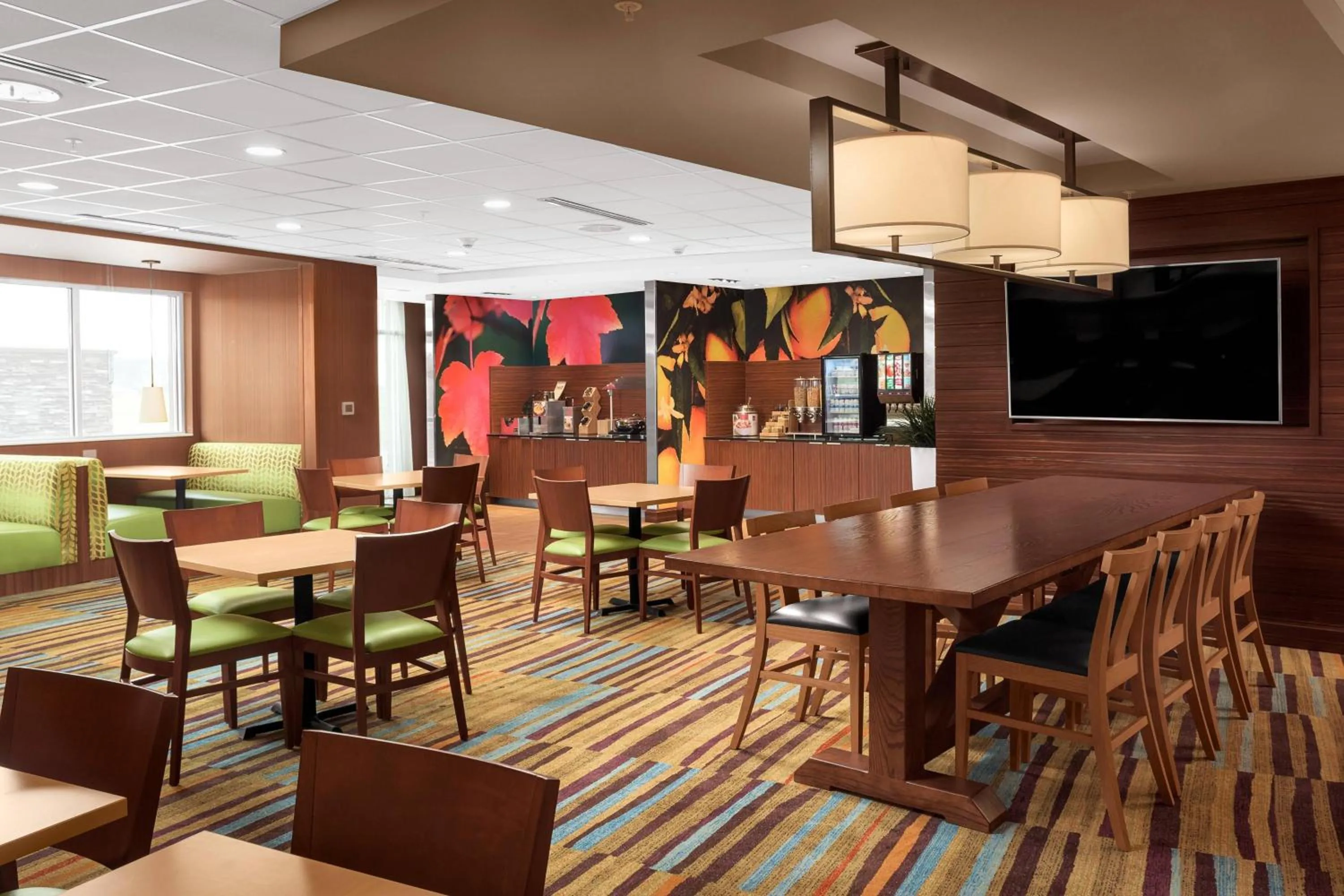Breakfast in Fairfield Inn & Suites by Marriott Memphis Marion, AR
