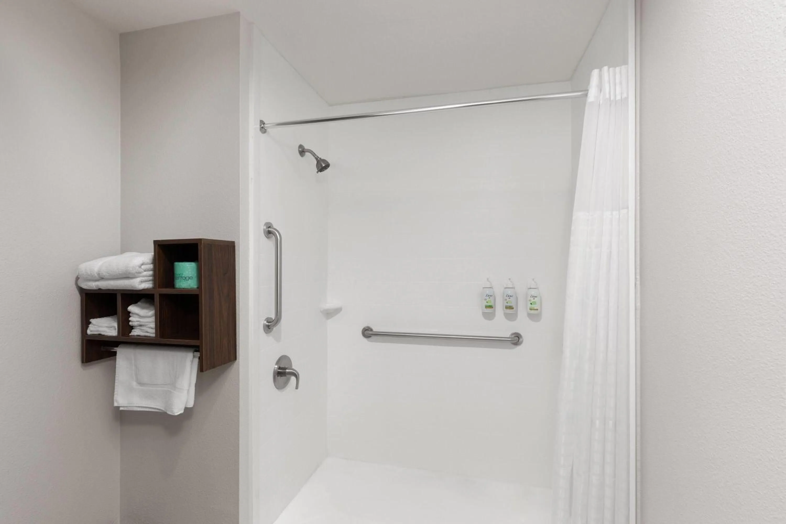 Shower in La Quinta by Wyndham Springdale
