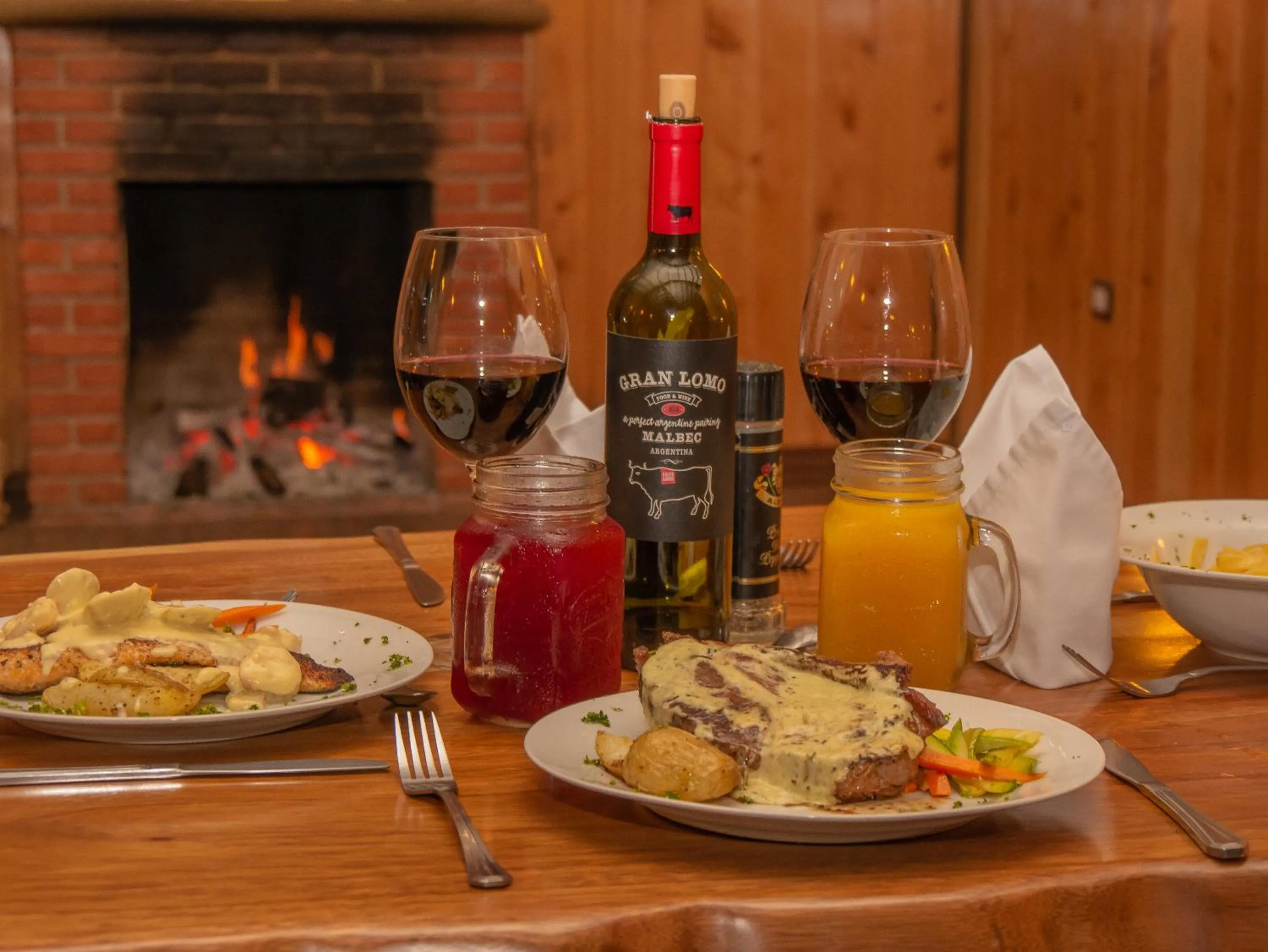 Restaurant/places to eat in Hotel de Montaña Suria