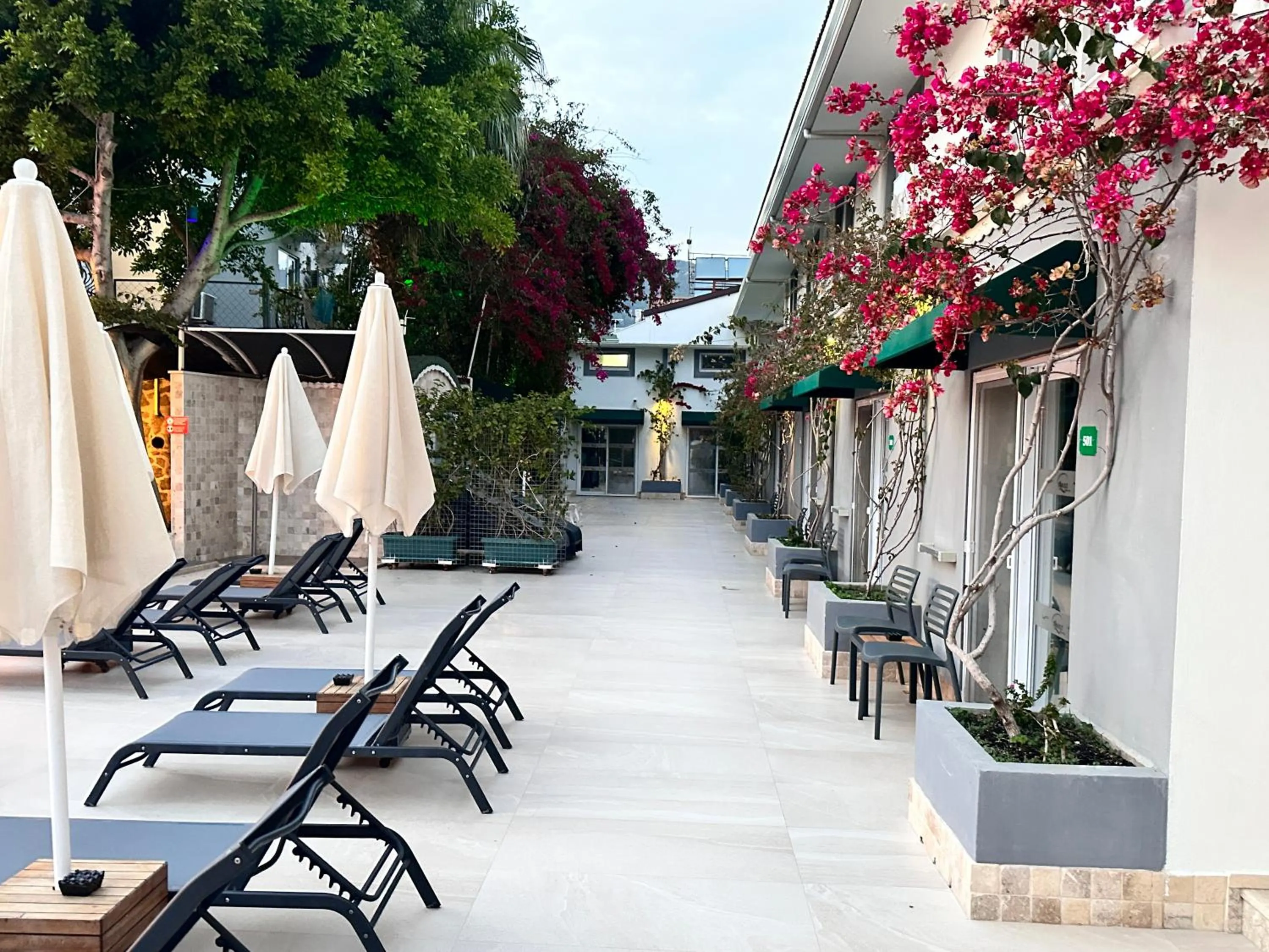 Swimming pool in Tonoz Beach Hotel