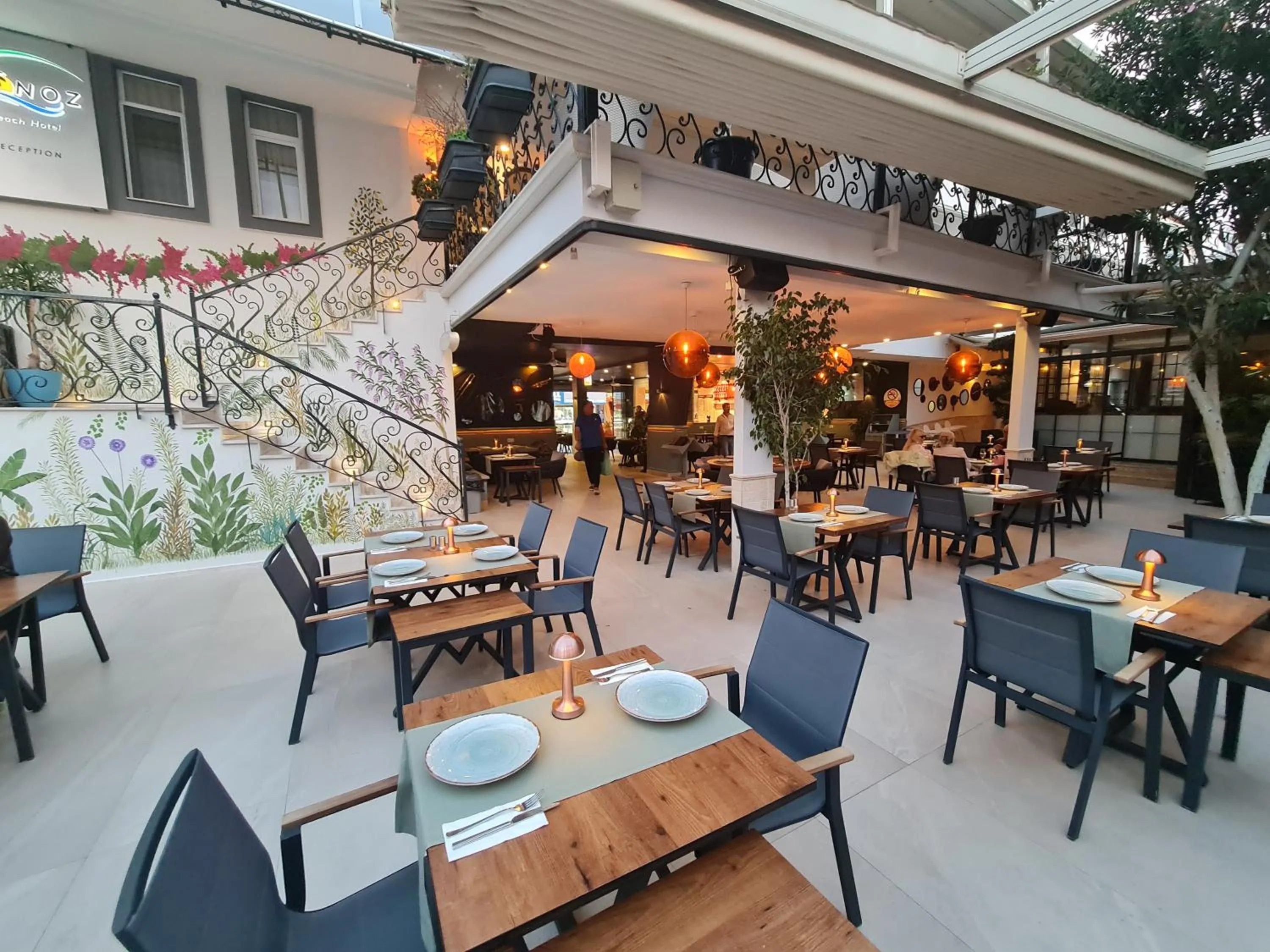 Restaurant/places to eat in Tonoz Beach Hotel