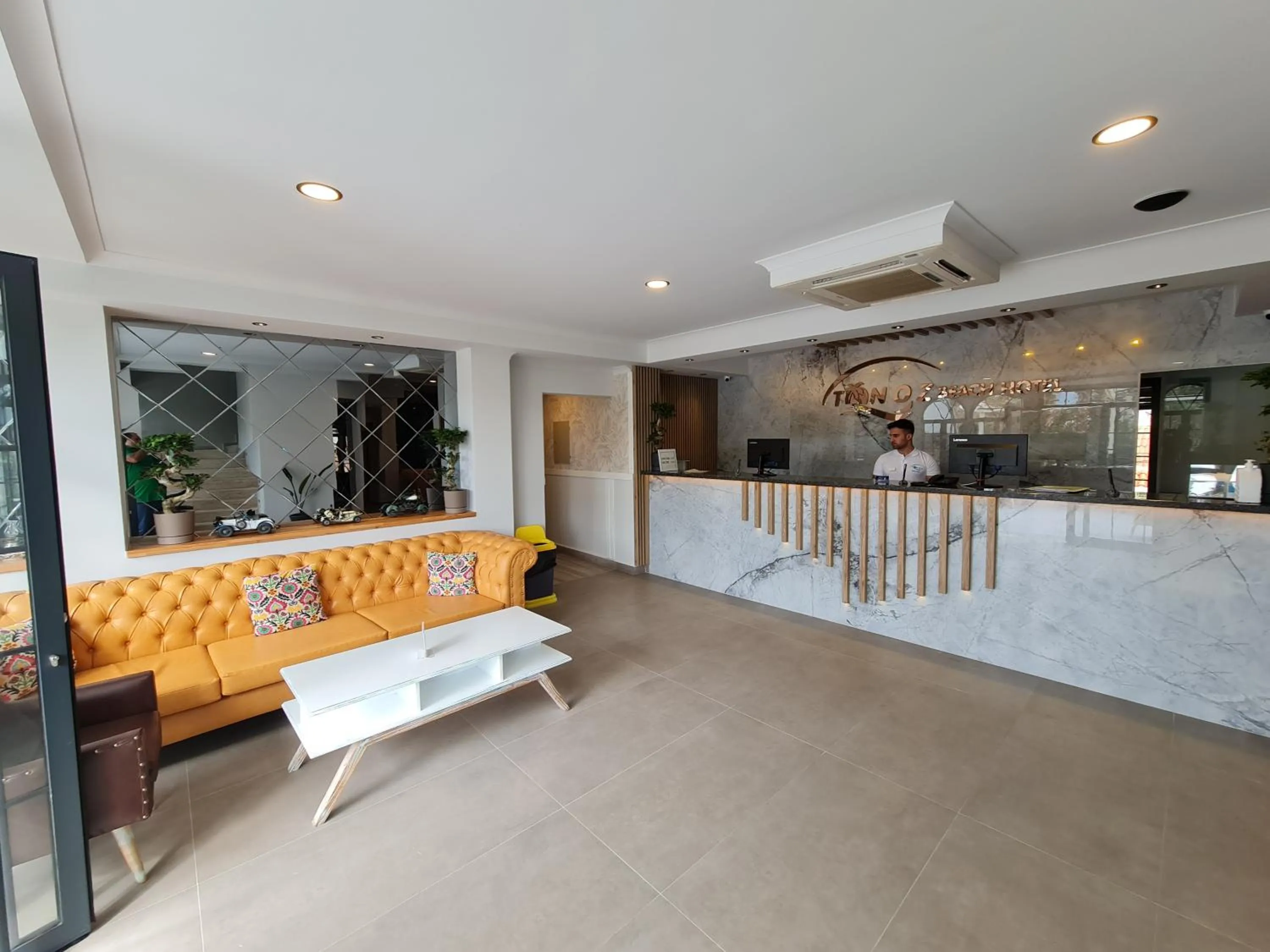 Lobby or reception in Tonoz Beach Hotel