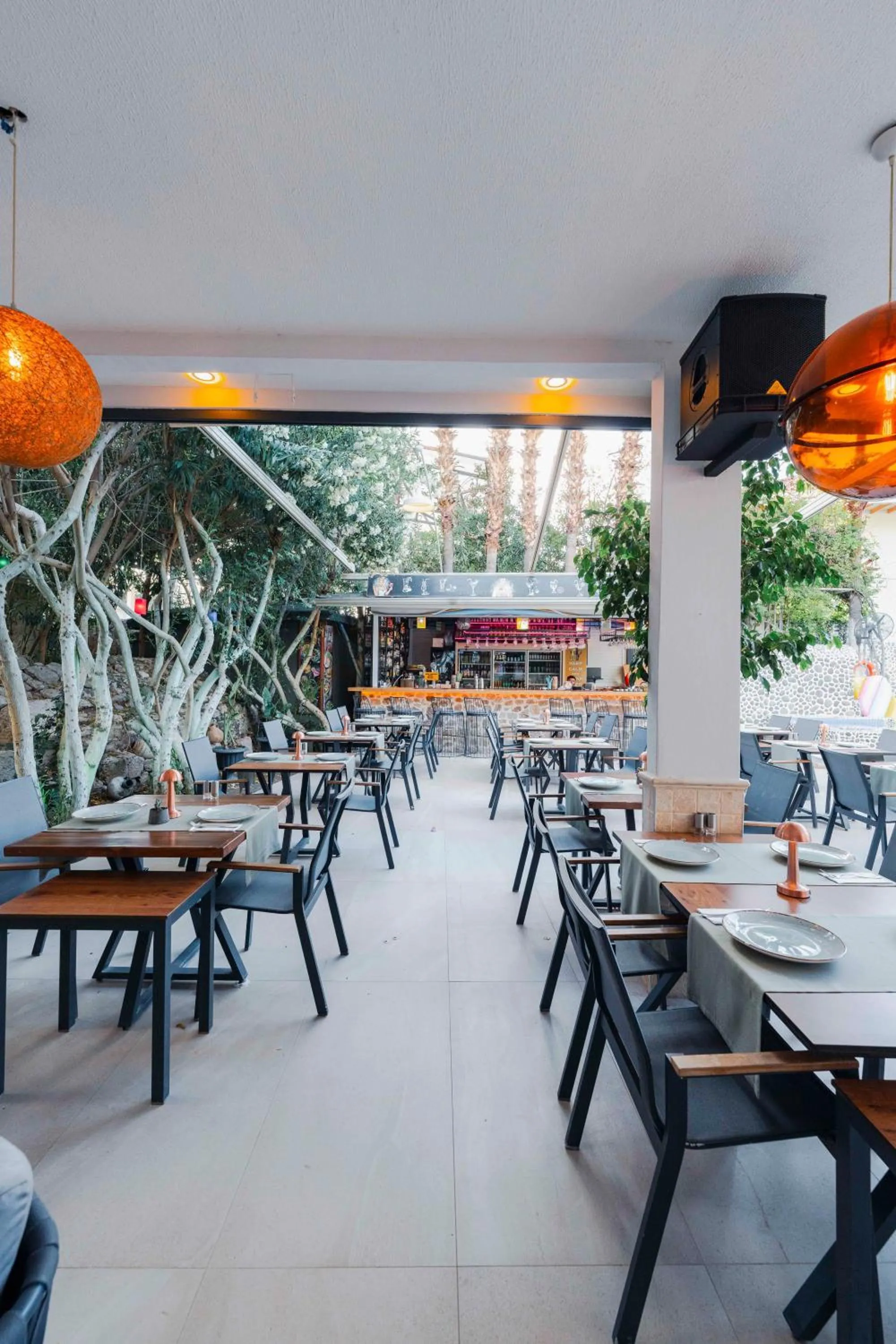 Restaurant/places to eat in Tonoz Beach Hotel