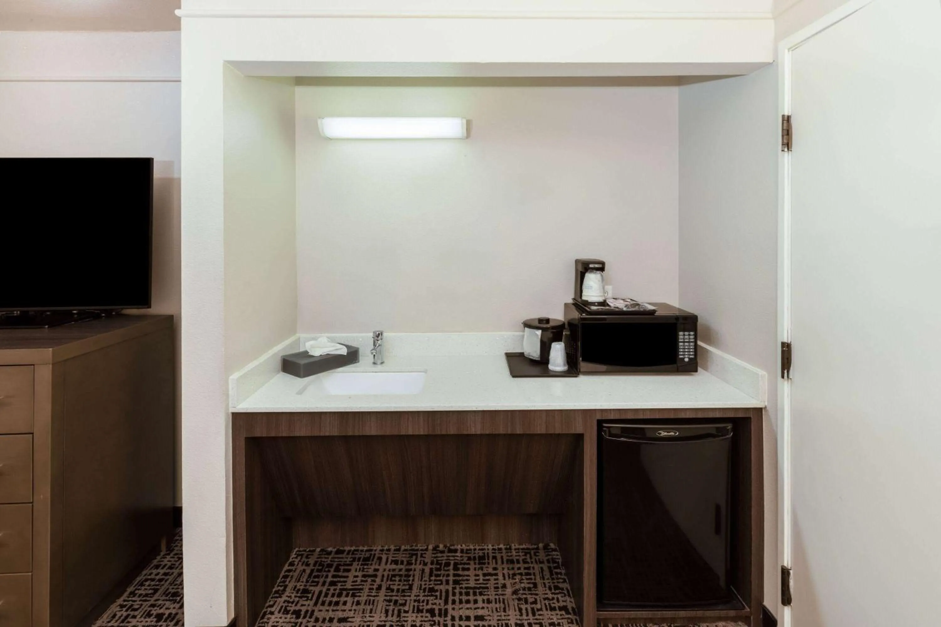 Bed in La Quinta by Wyndham Rockwall