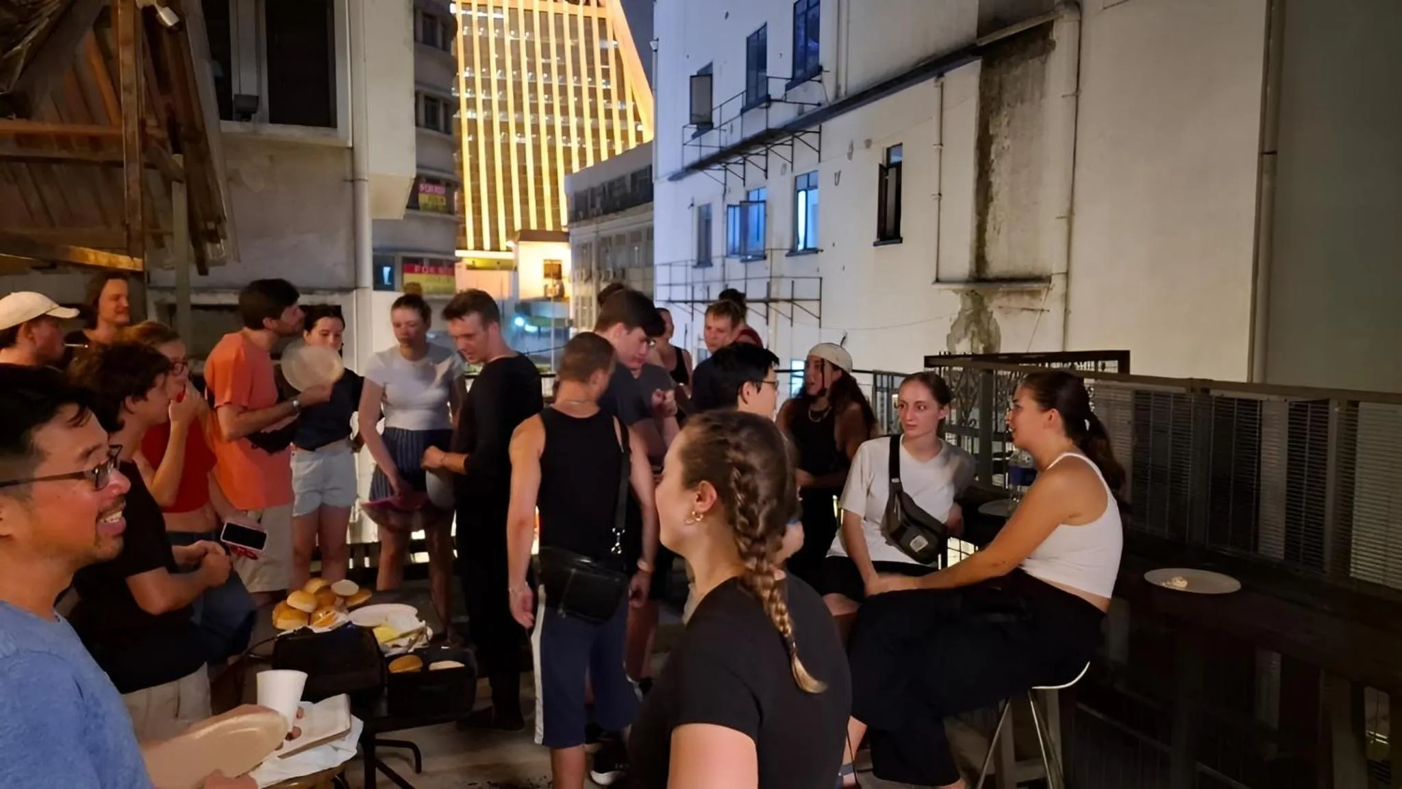 Food and drinks in Mingle Highstreet - CoWorking Hub