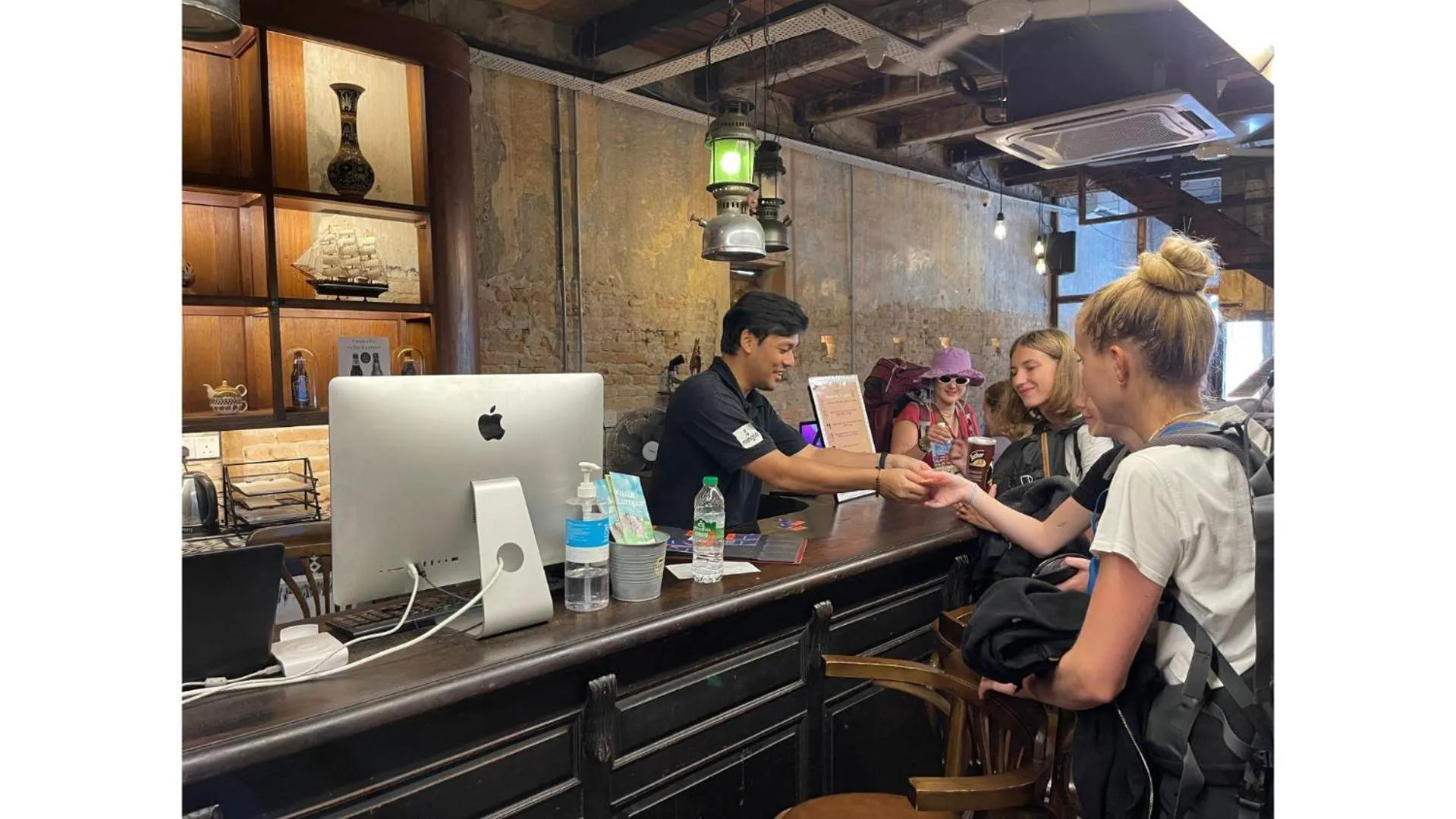 Staff in Mingle Highstreet - CoWorking Hub