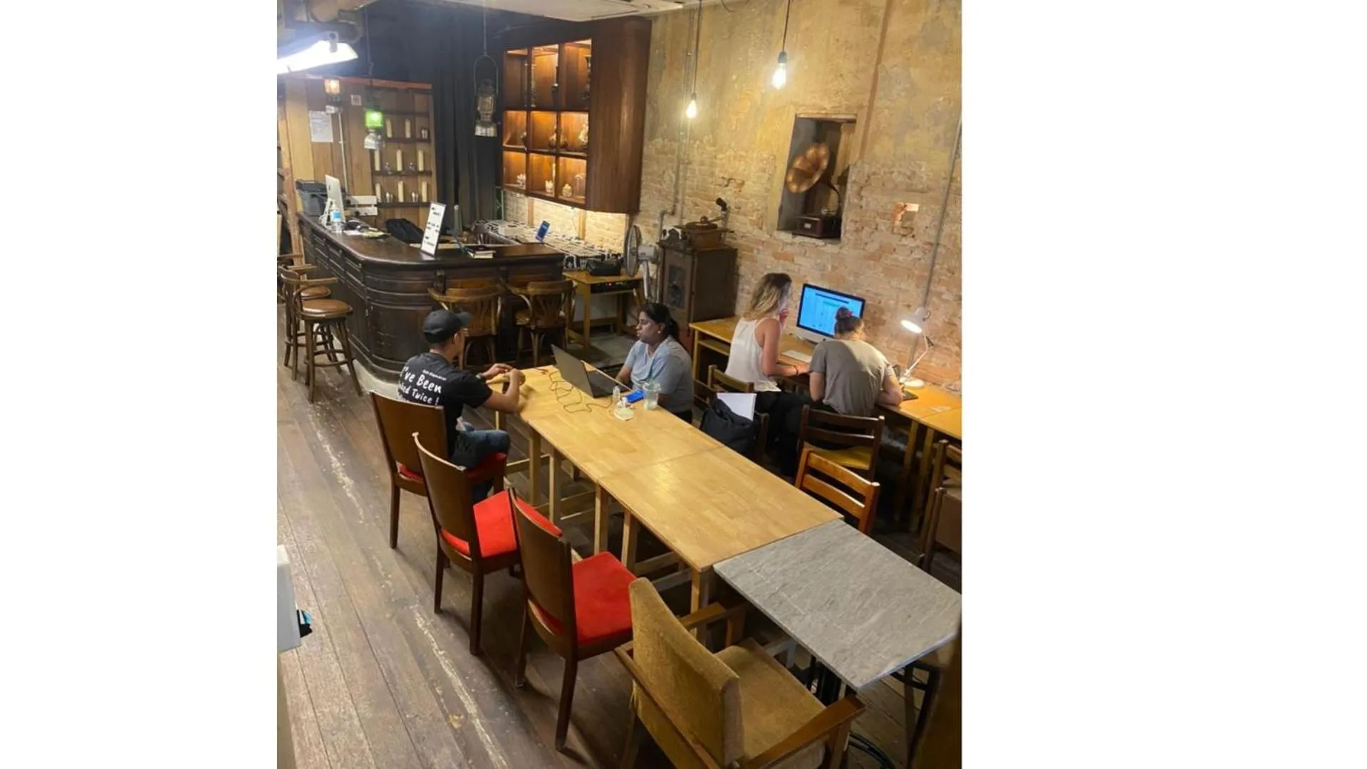 Seating area in Mingle Highstreet - CoWorking Hub