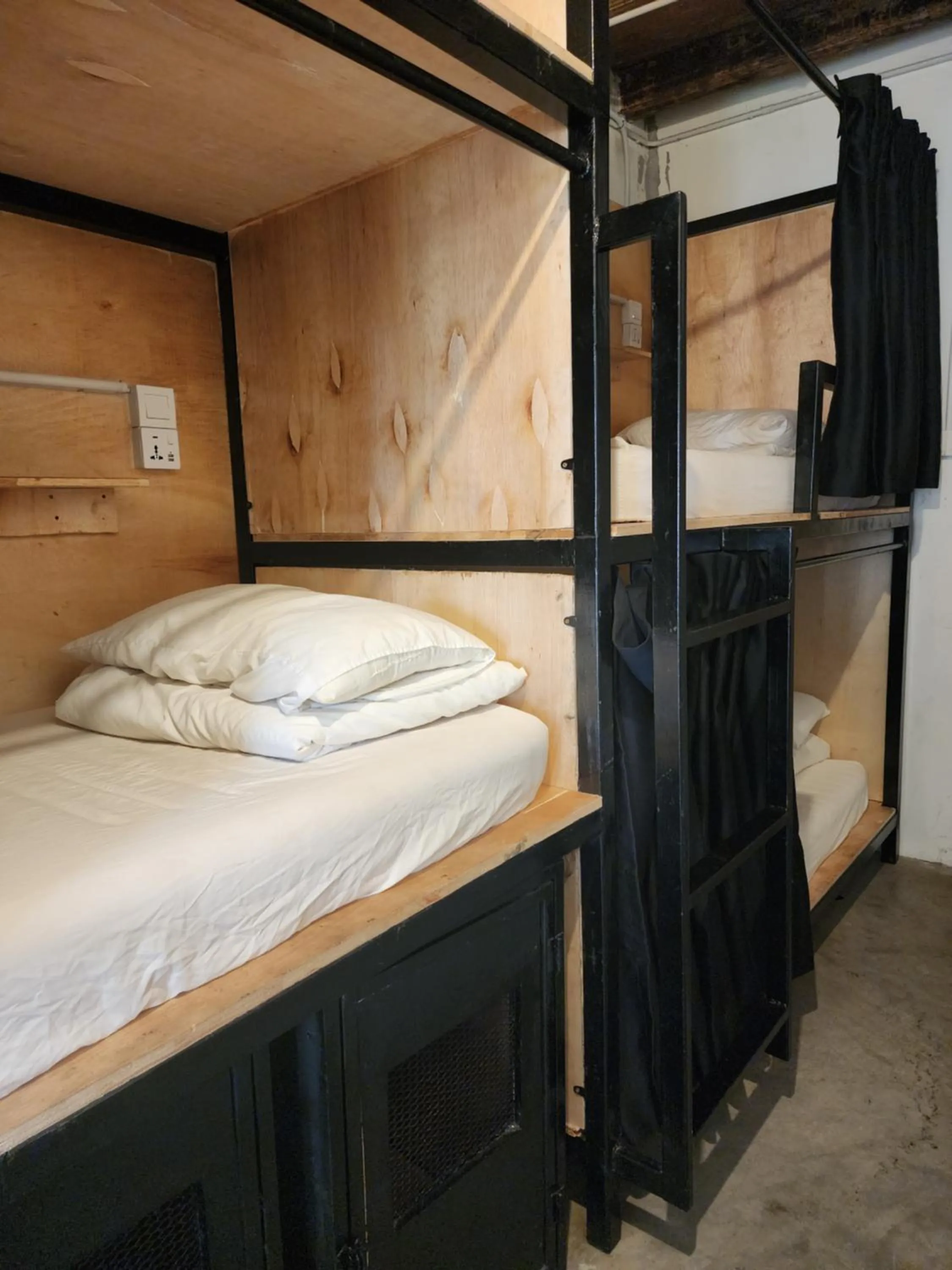 Photo of the whole room, Bed in Mingle Highstreet - CoWorking Hub