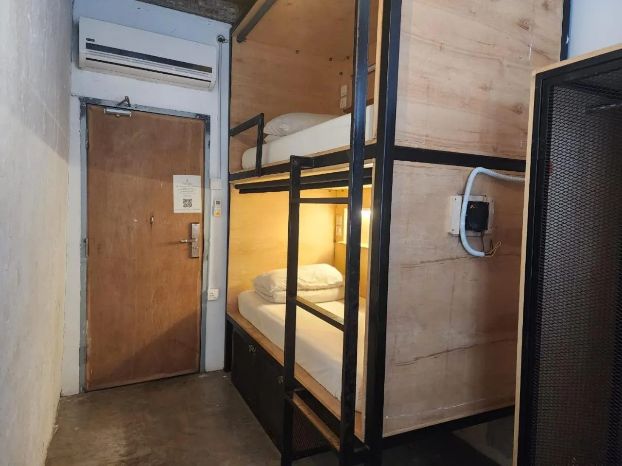 Photo of the whole room, Bed in Mingle Highstreet - CoWorking Hub