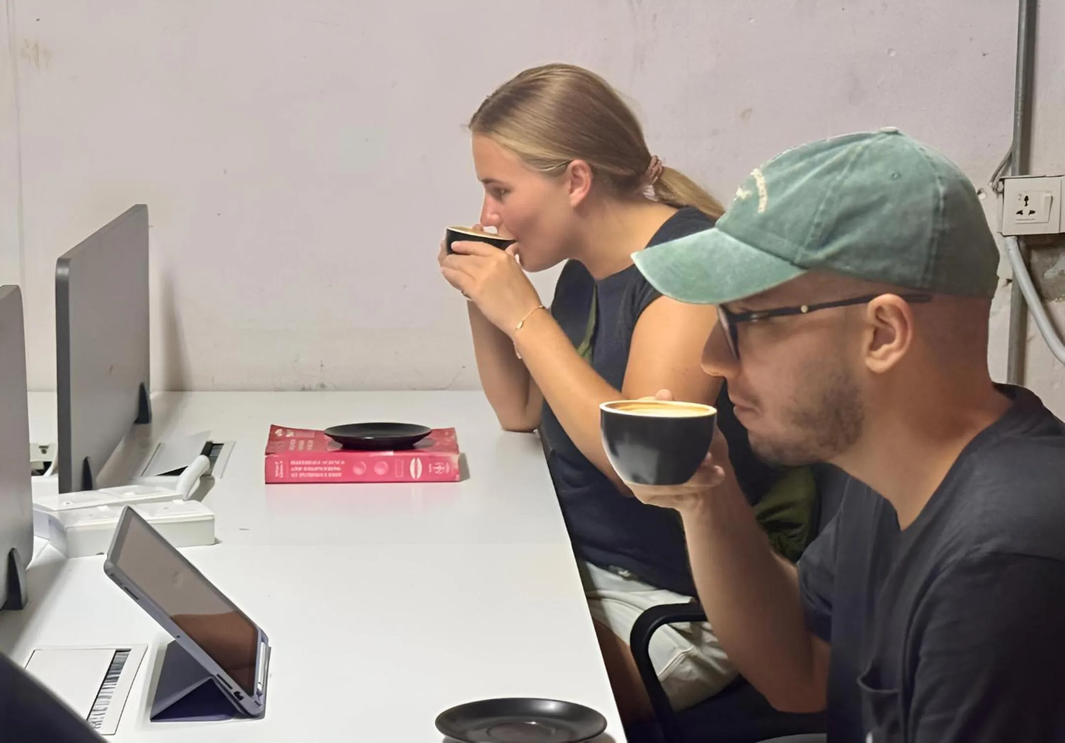 group of guests in Mingle Highstreet - CoWorking Hub