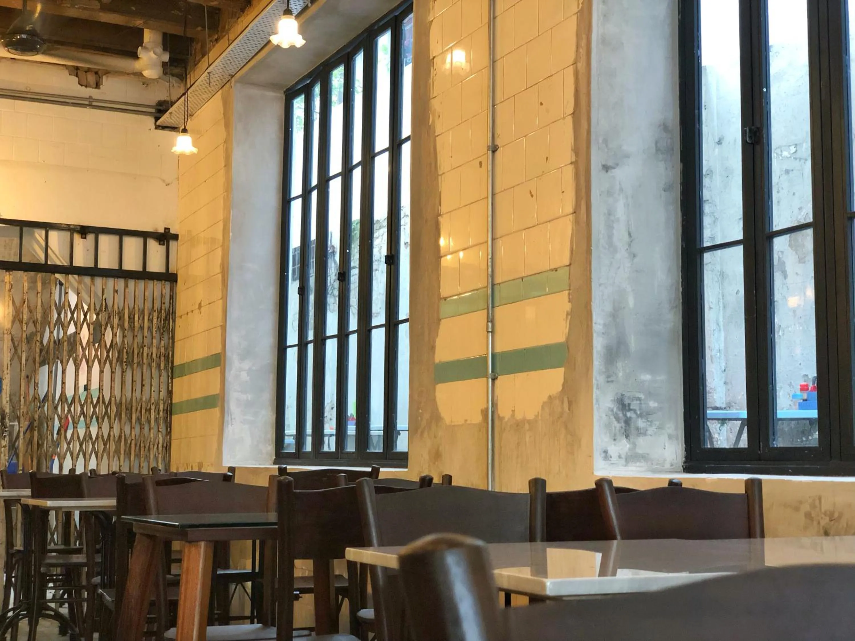 Restaurant/places to eat in Mingle Highstreet - CoWorking Hub