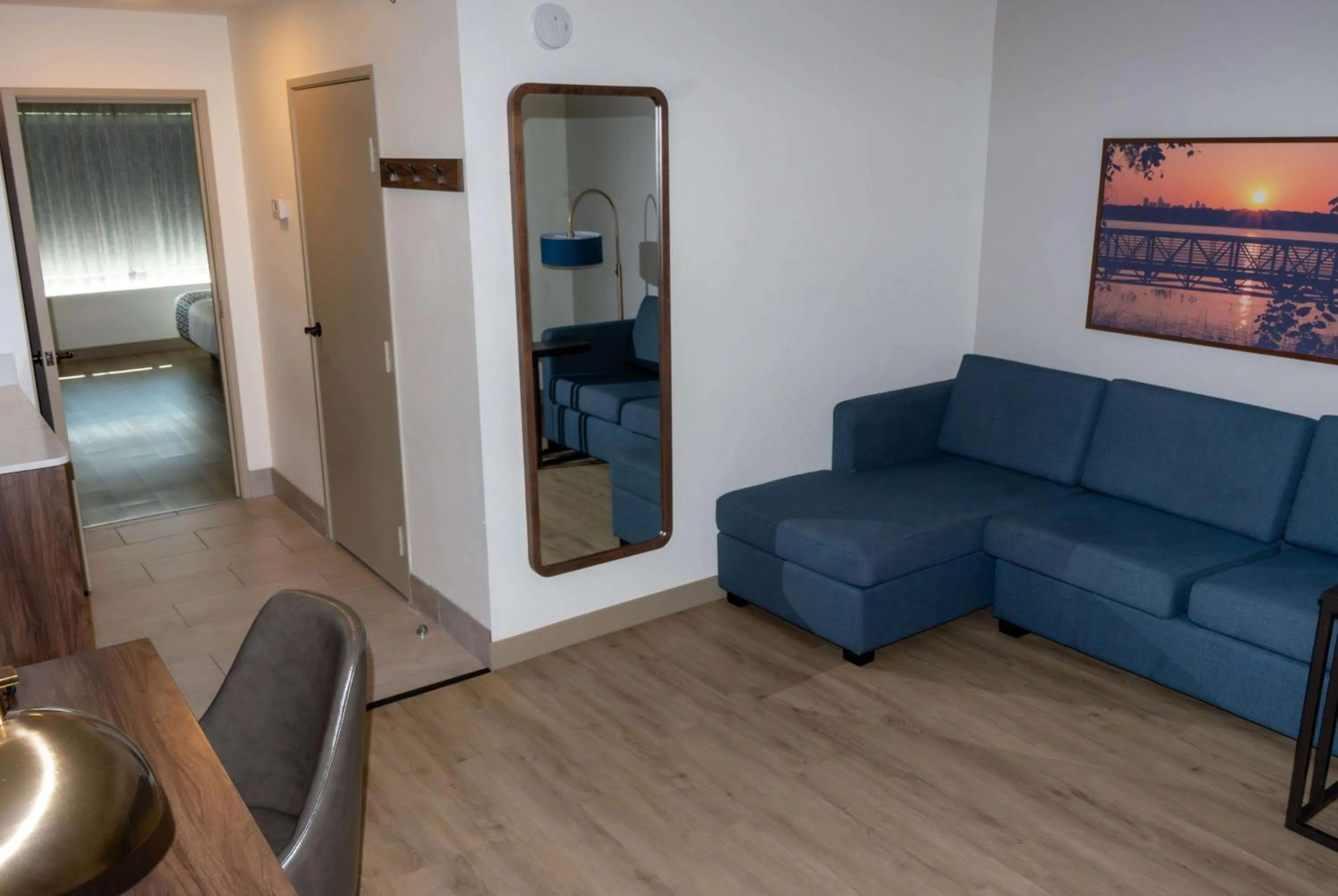 Photo of the whole room in La Quinta by Wyndham Dallas Mesquite