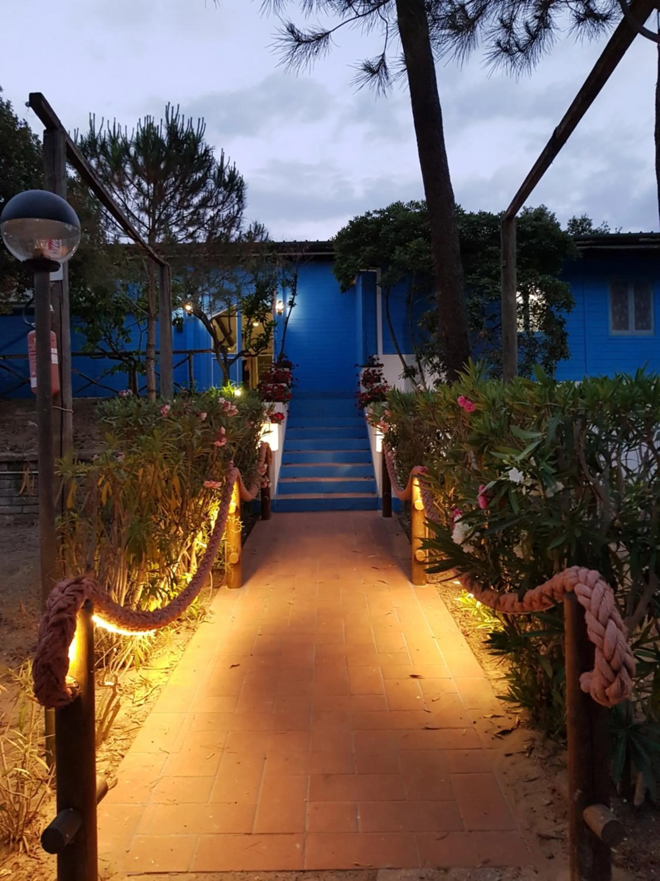 Restaurant/places to eat in Settebello Village