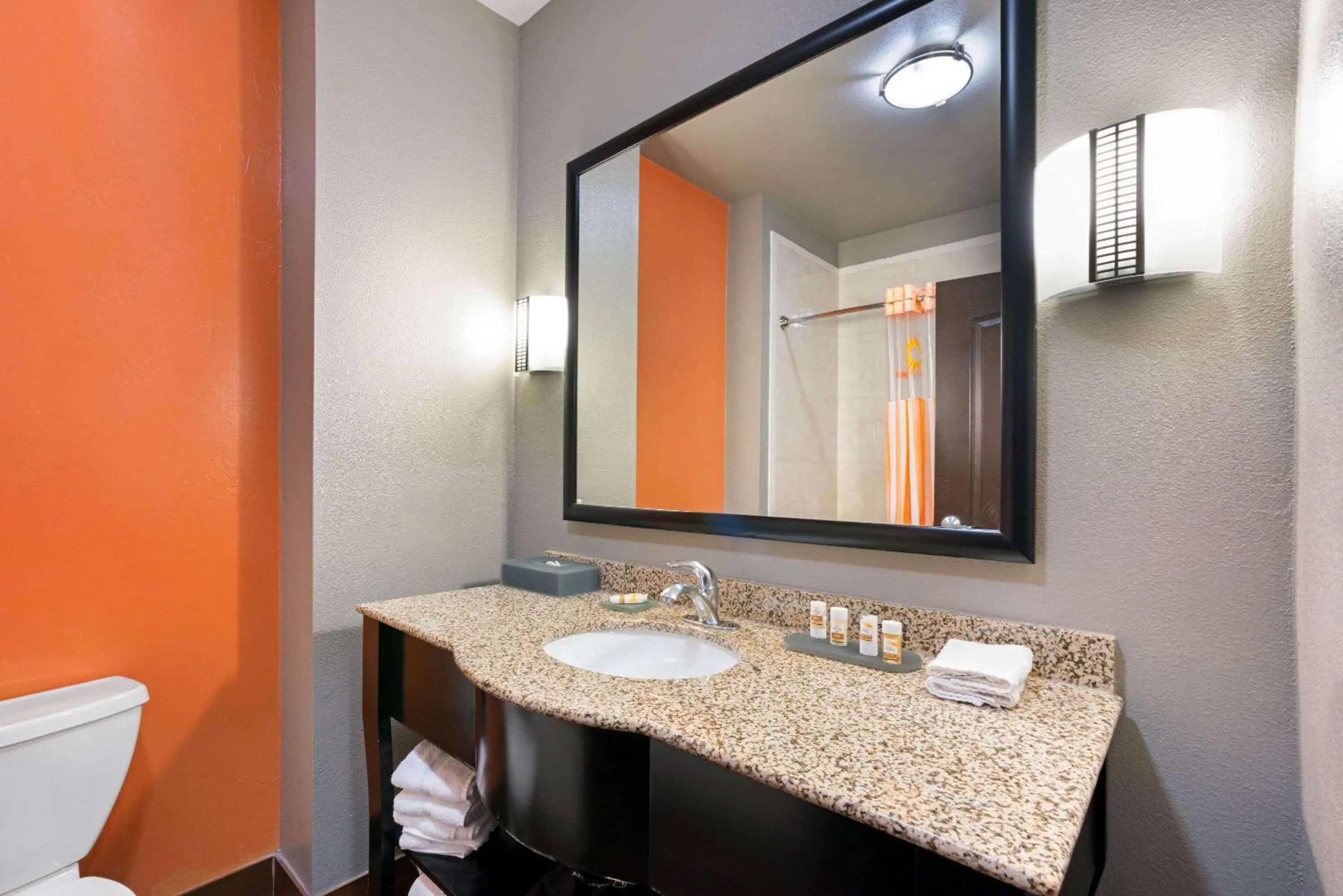 Bathroom in La Quinta by Wyndham Houston IAH Bush Intl Airport E