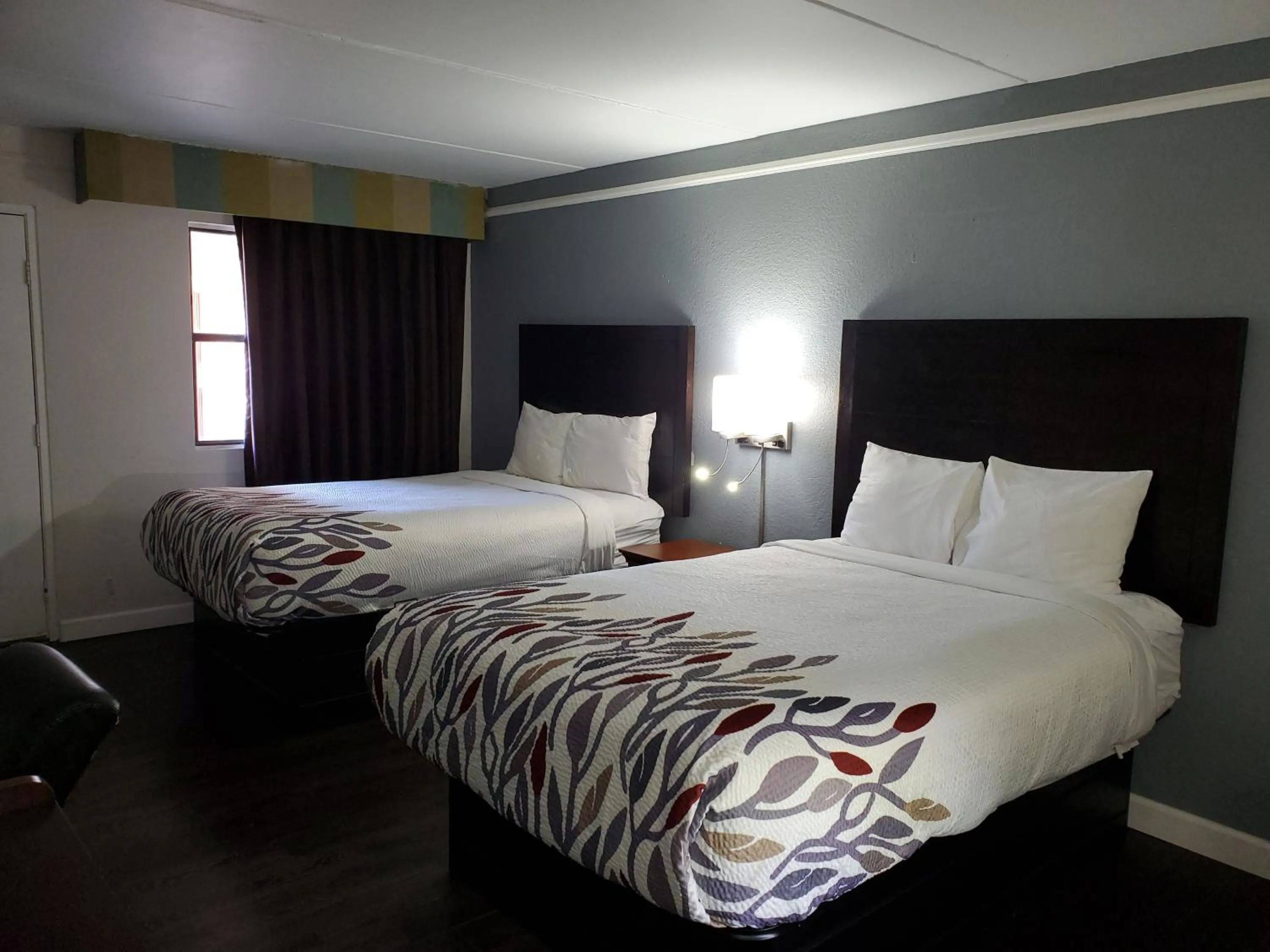 Bed in Relax Inn West Medical Center