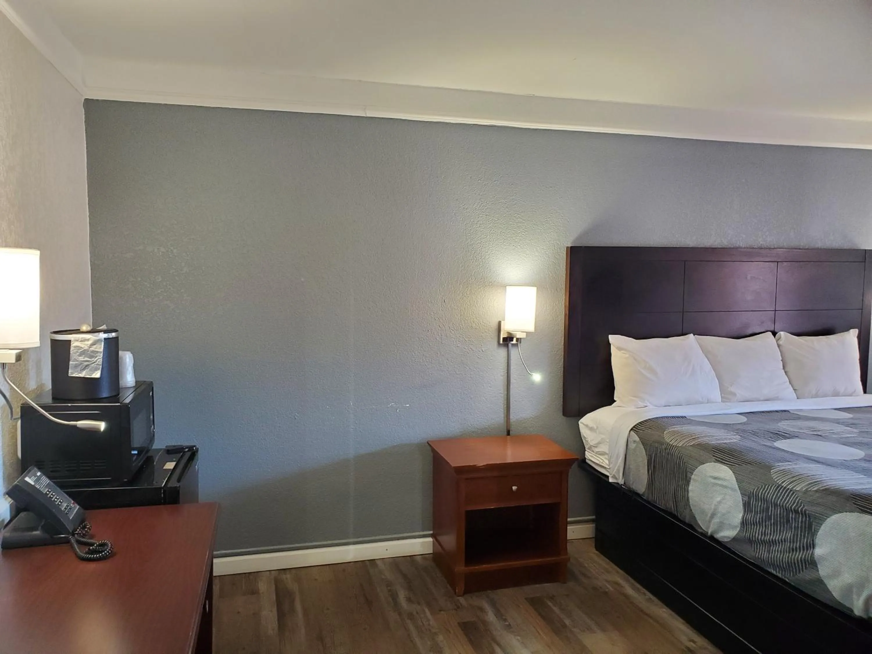 Bed in Relax Inn West Medical Center