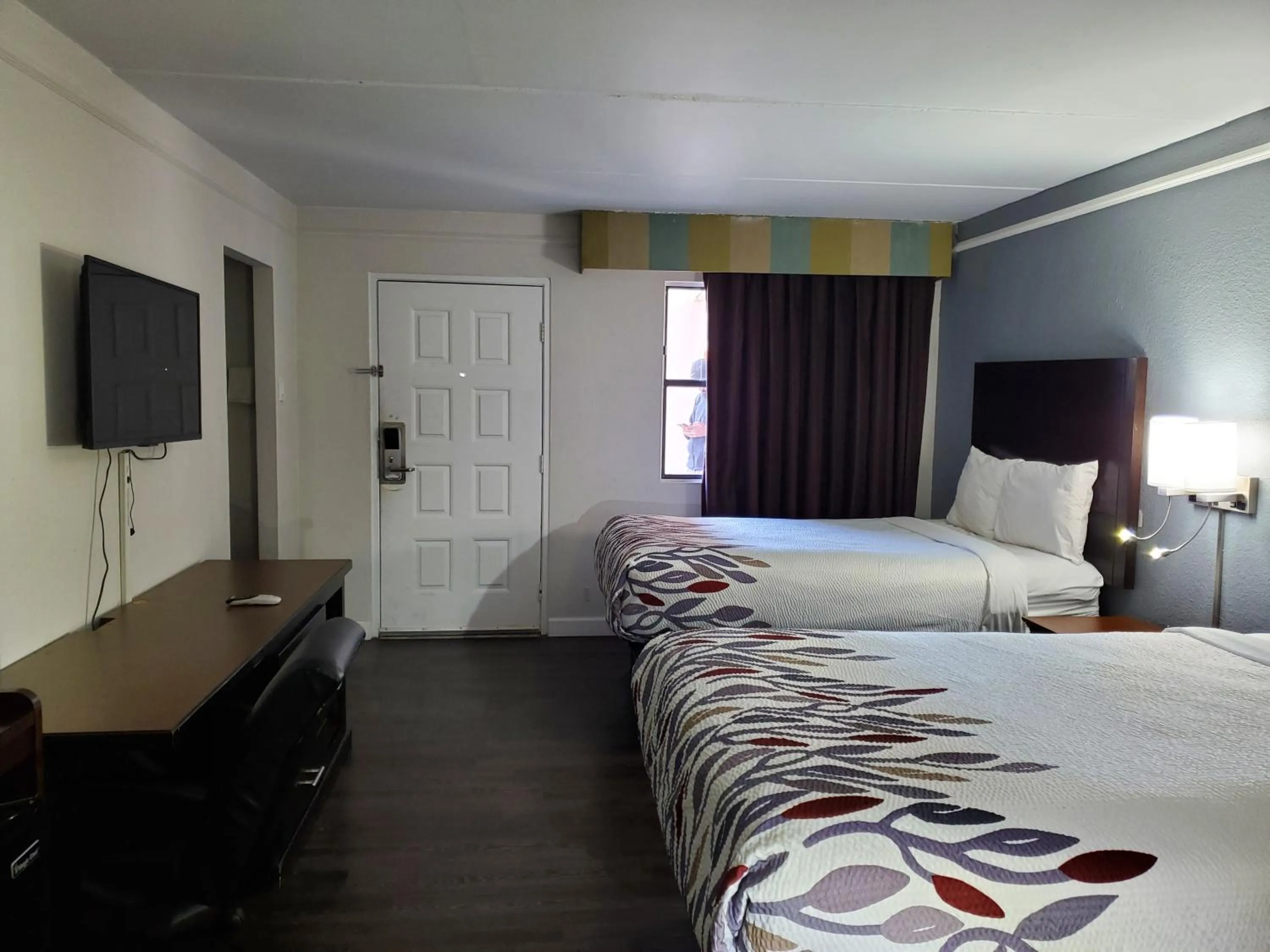 Bed in Relax Inn West Medical Center