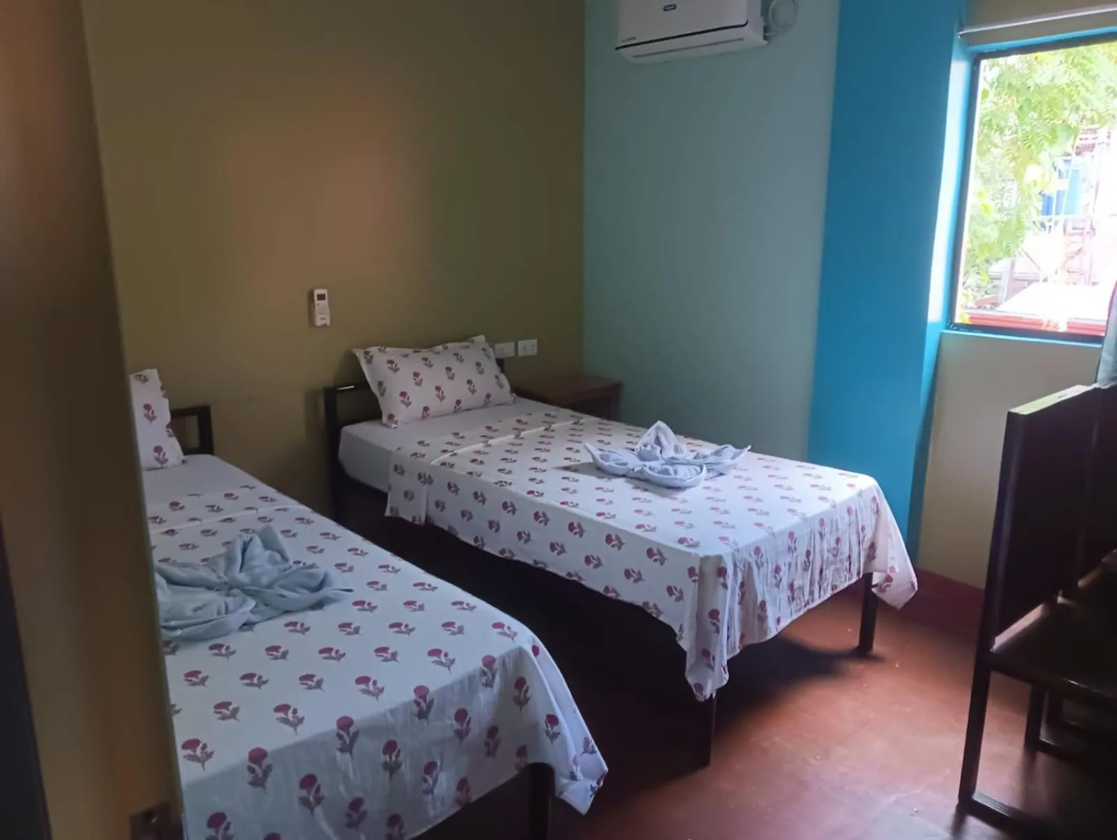 Bed in Hotel Ashoka (Authentic Indian Cuisine)