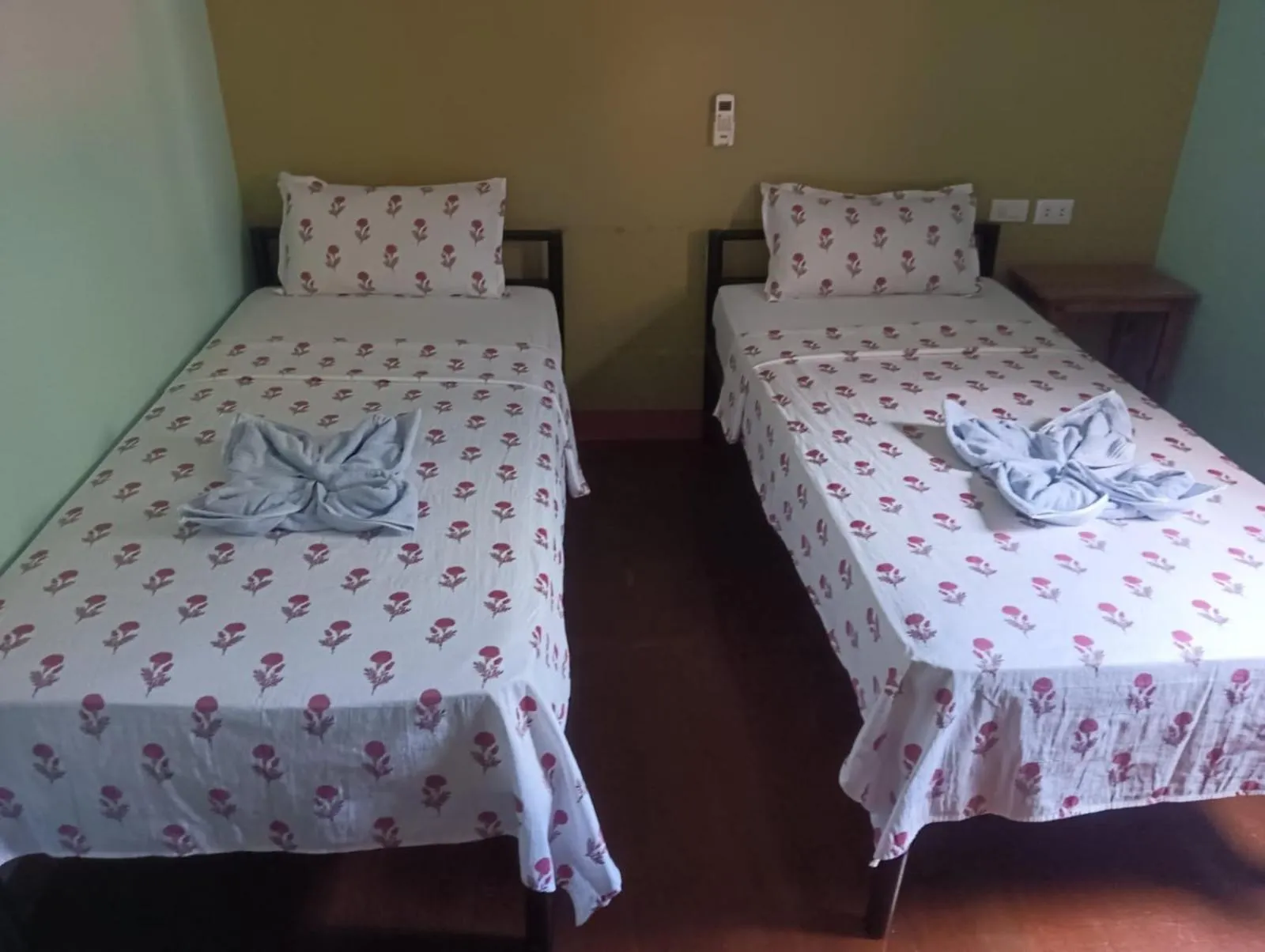 Bed in Hotel Ashoka (Authentic Indian Cuisine)