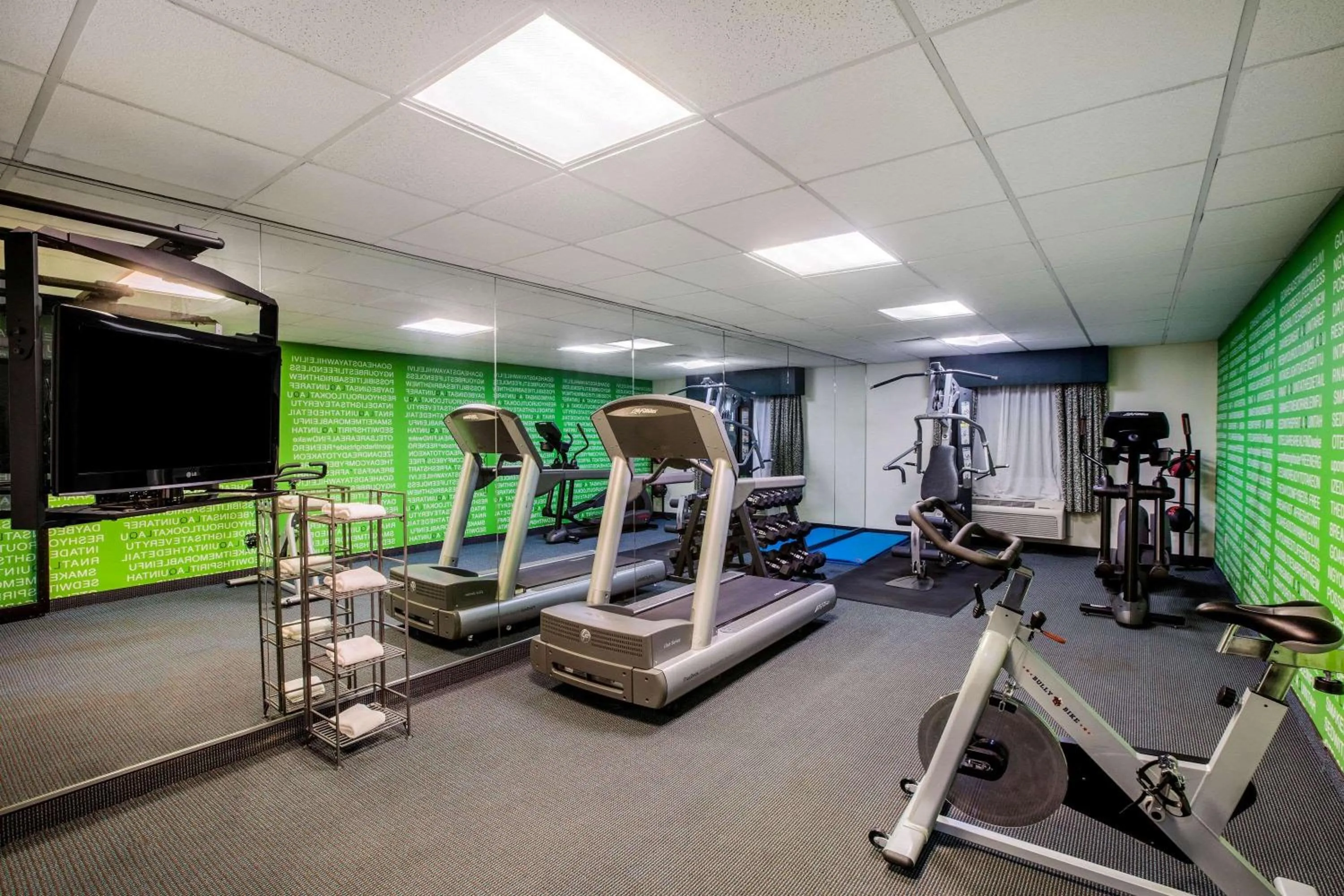 Fitness centre/facilities in La Quinta by Wyndham Pasadena