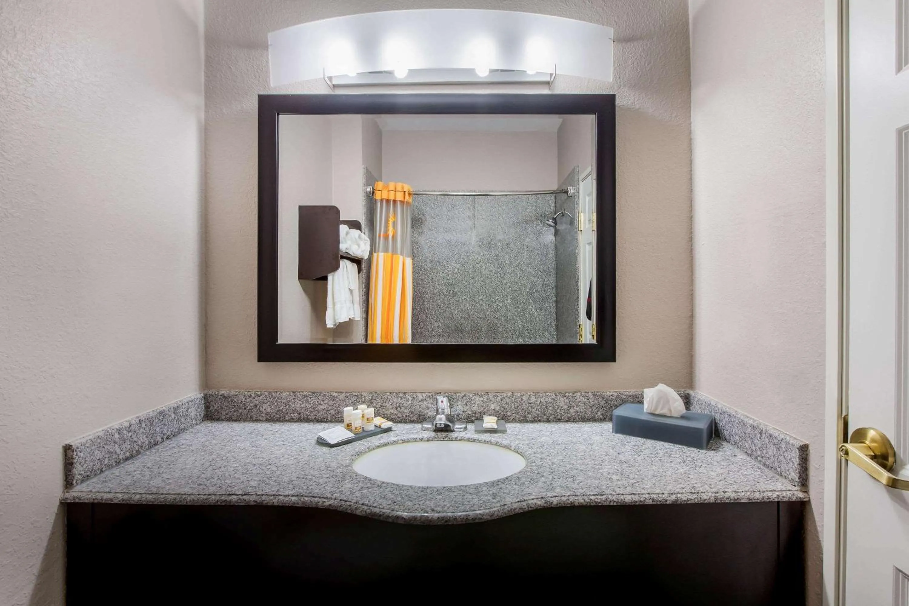 Bathroom in La Quinta by Wyndham Pasadena