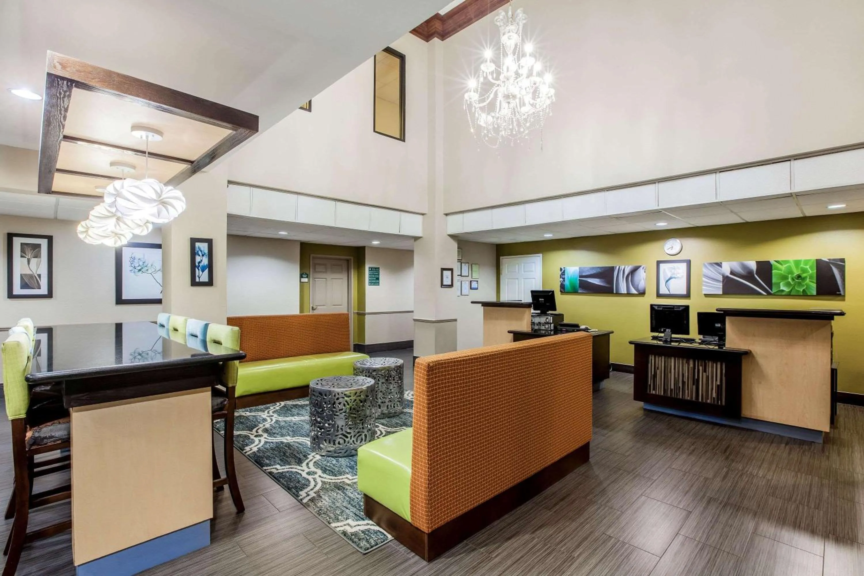 Lobby or reception in La Quinta by Wyndham Pasadena