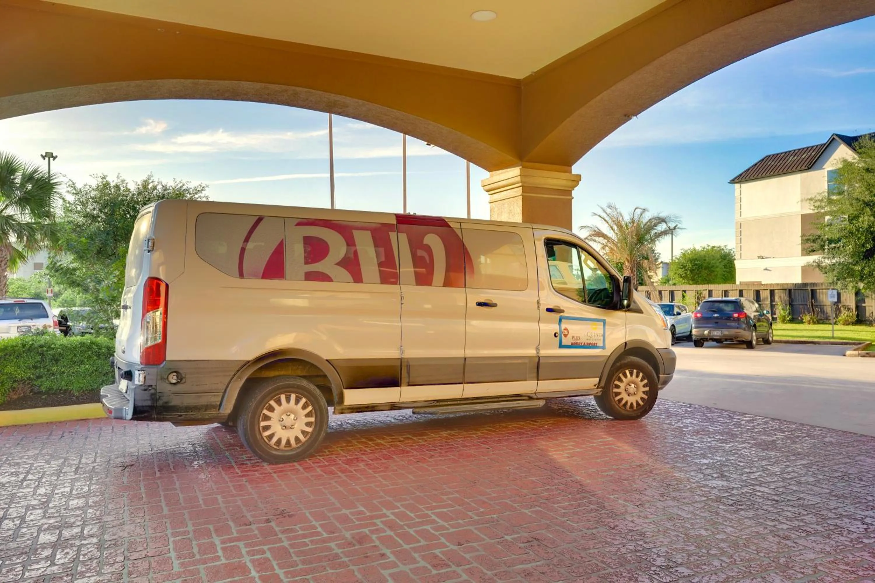 shuttle in La Quinta by Wyndham Houston Hobby Airport