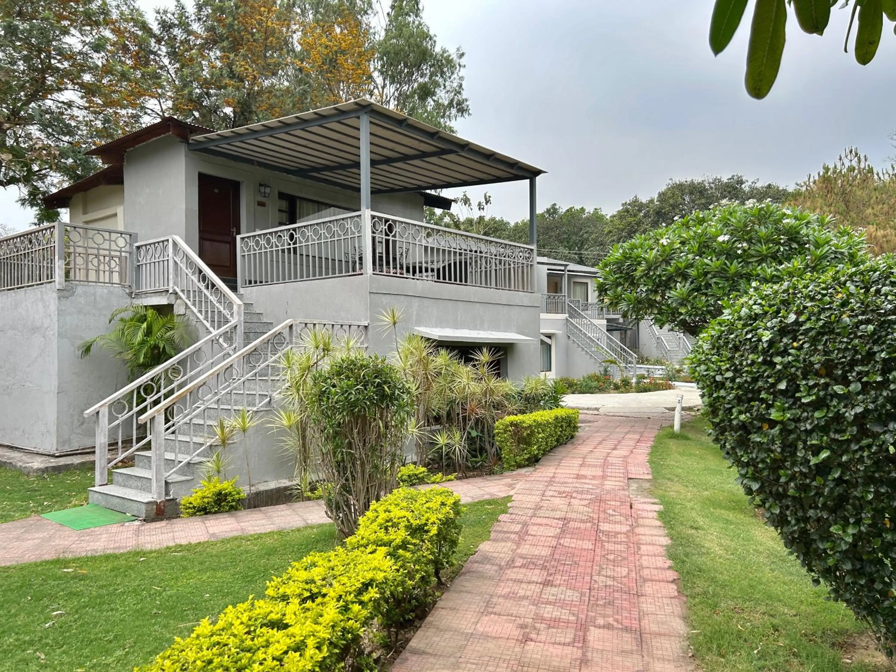 Property building in Manu Maharani Resort