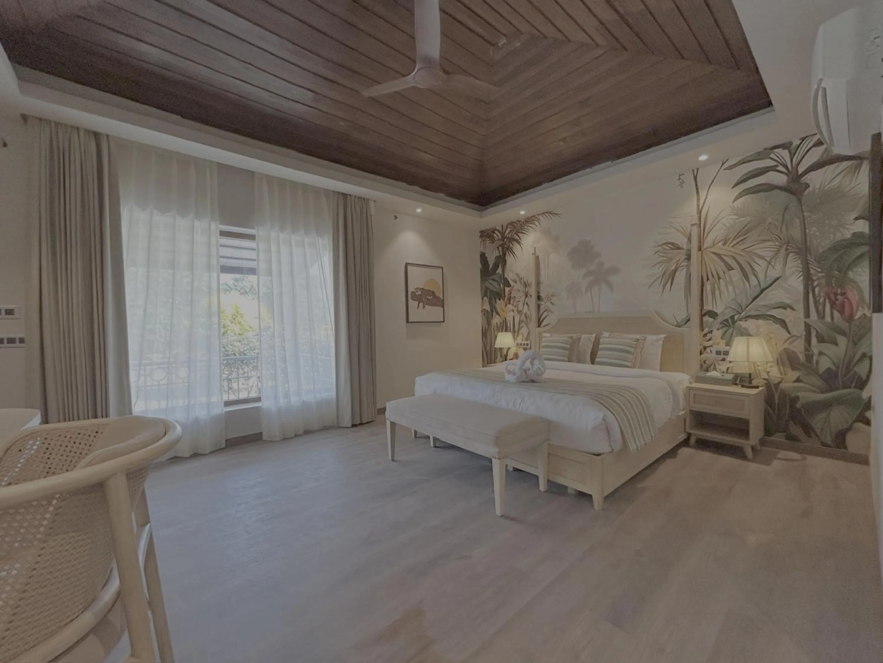 Photo of the whole room, Bed in Manu Maharani Resort