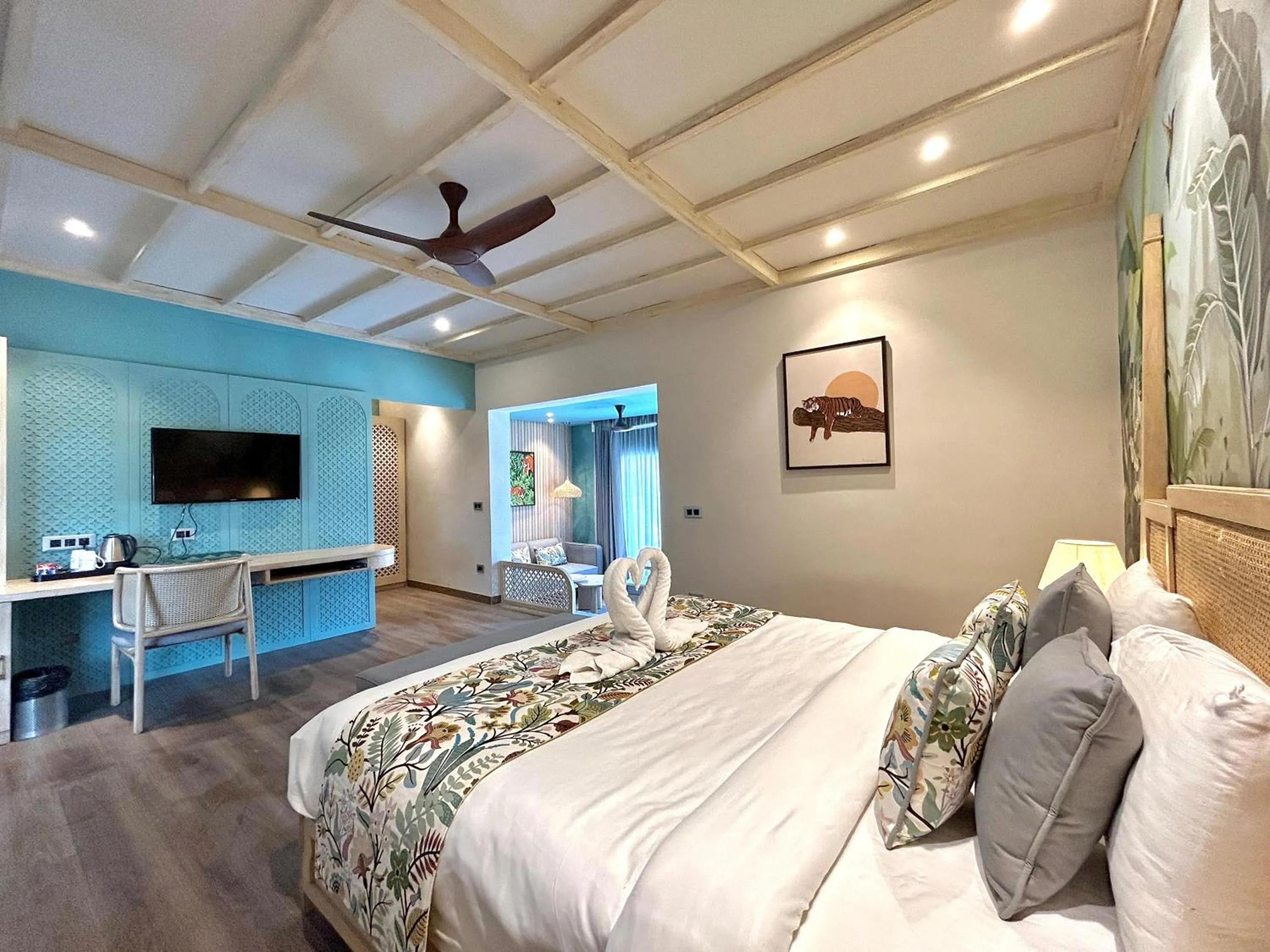 Bed in Manu Maharani Resort