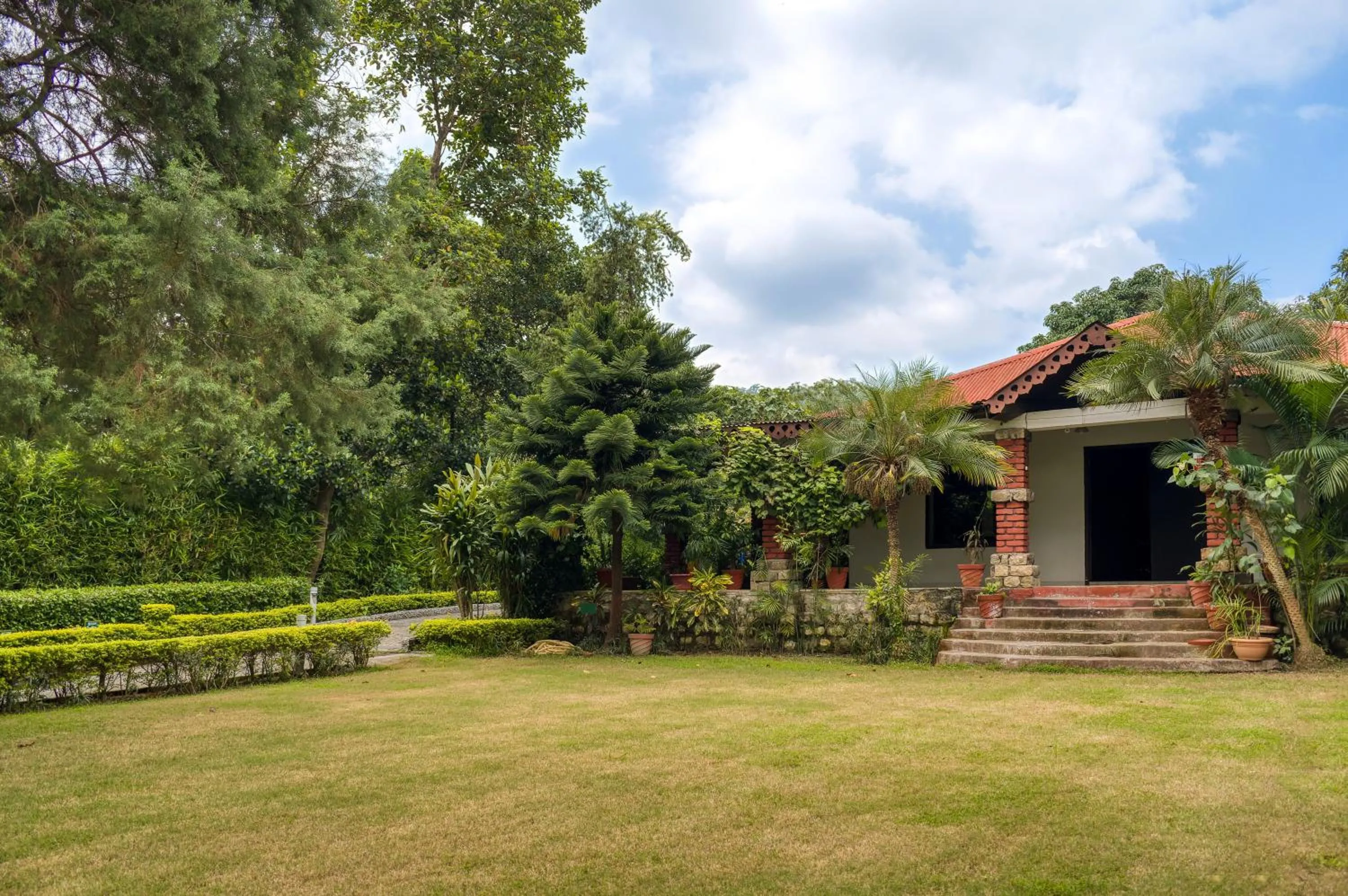 Facade/entrance in Manu Maharani Resort