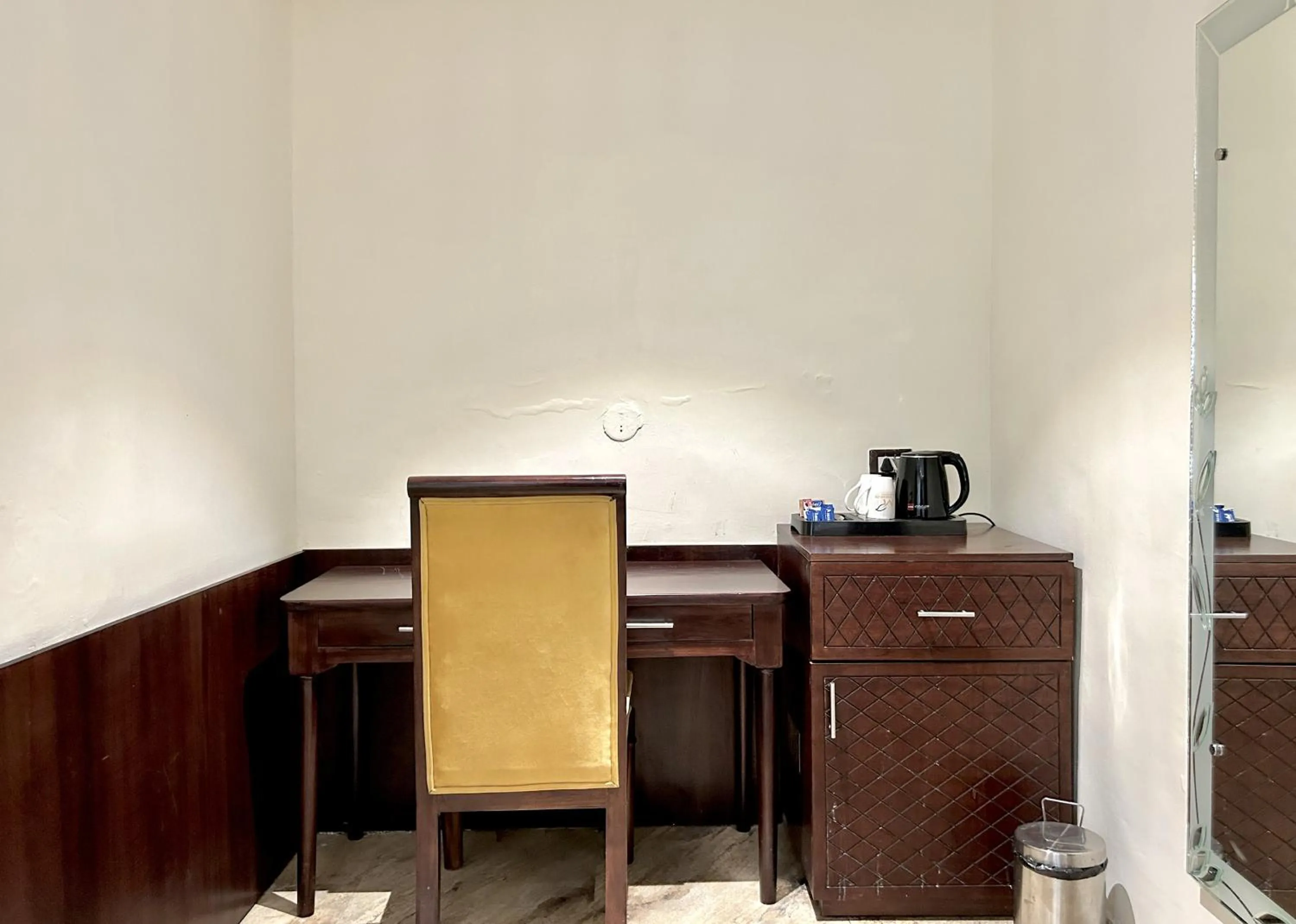 Seating area in Manu Maharani Resort