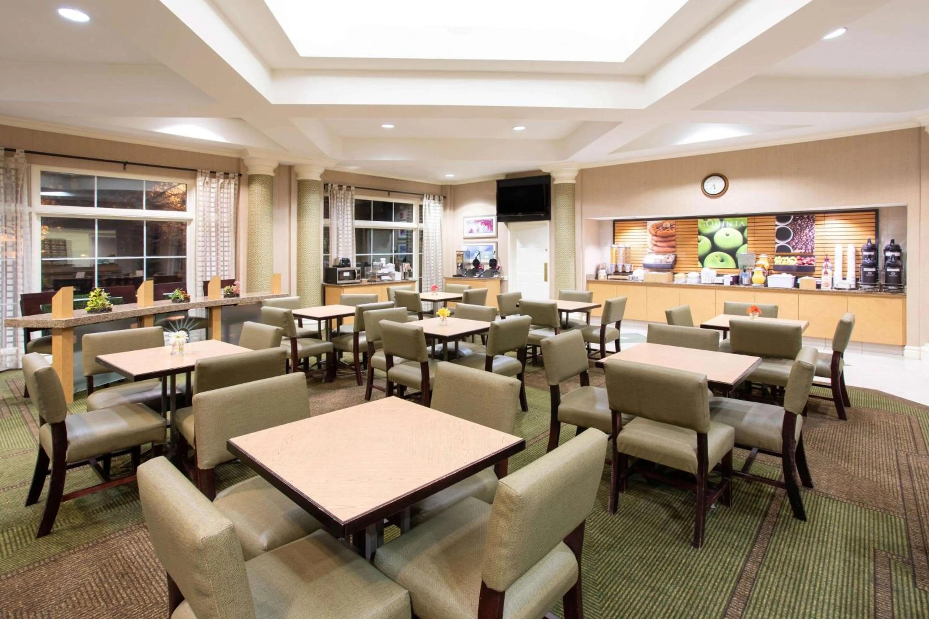Restaurant/places to eat in La Quinta by Wyndham Denver Southwest Lakewood