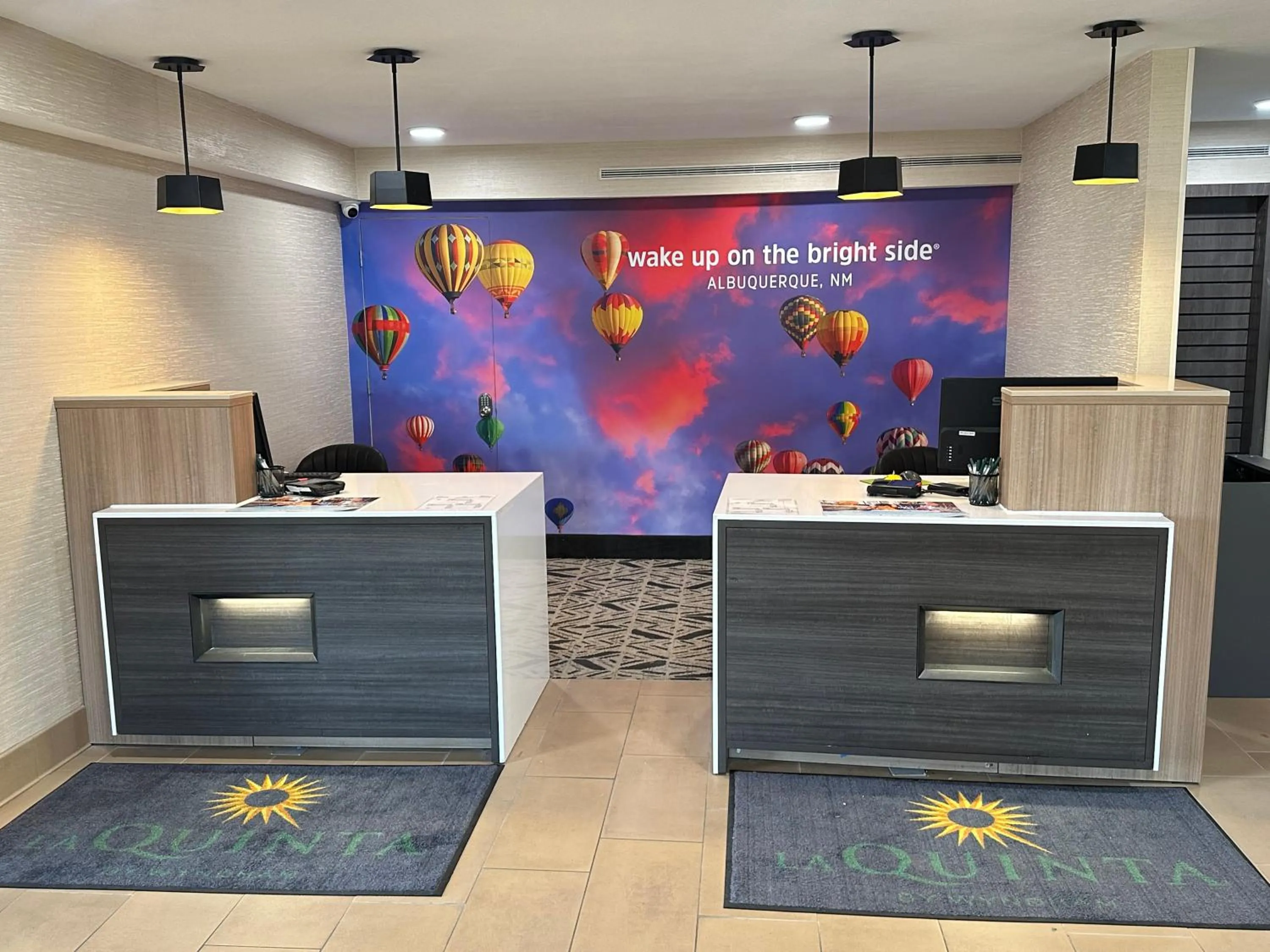 Lobby or reception in La Quinta Inn by Wyndham Albuquerque Airport