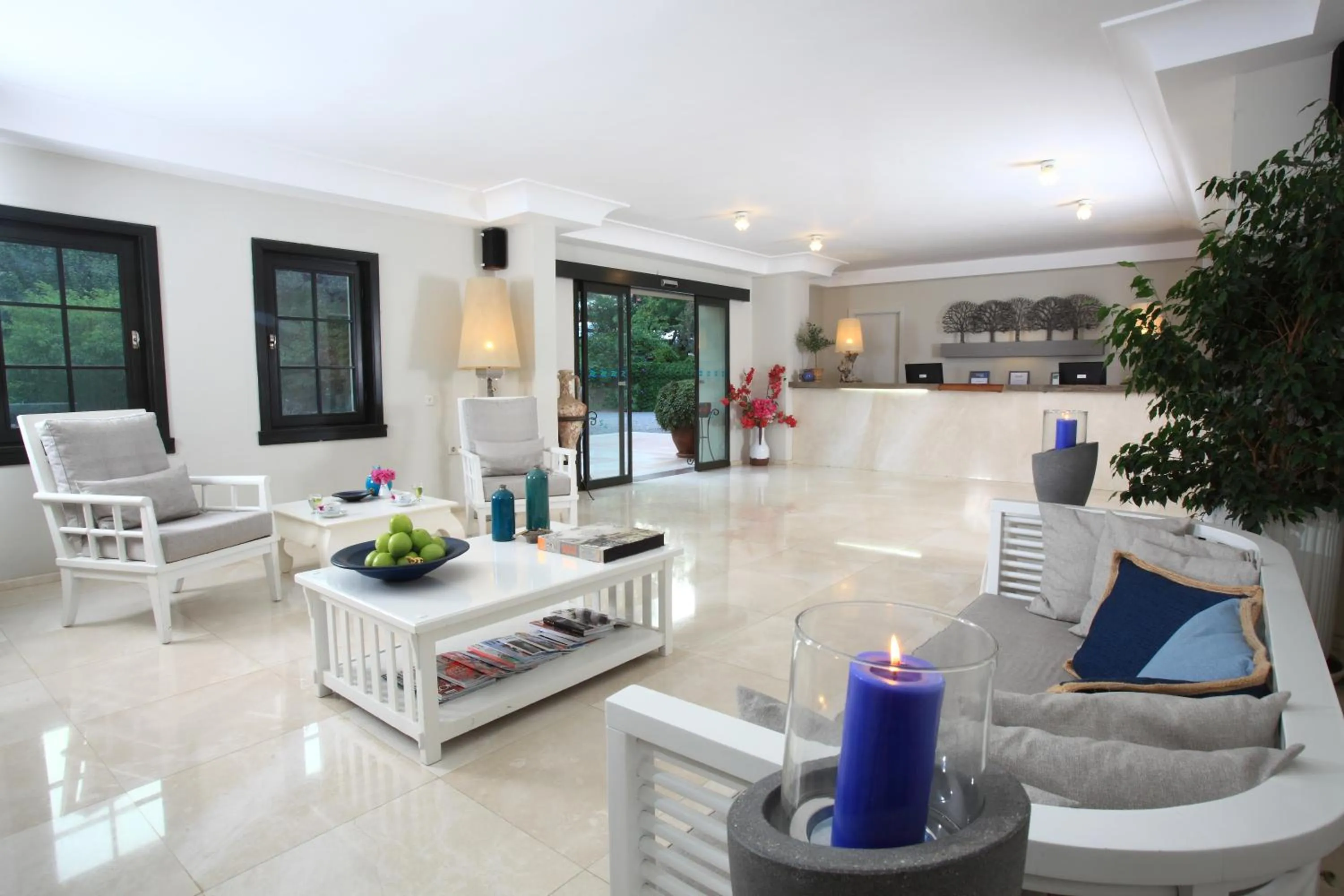 Lobby or reception in Zeytinada Hotel