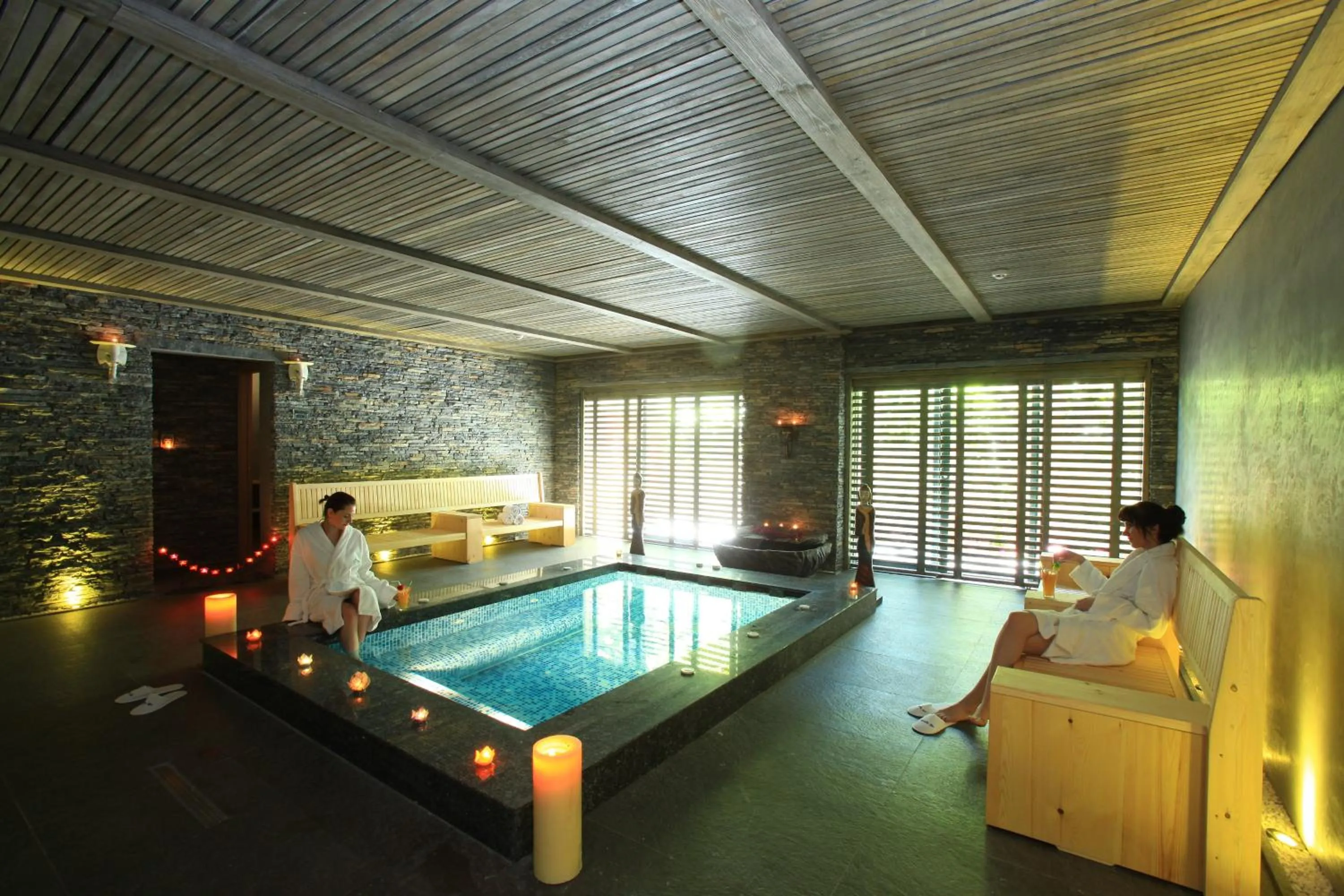 Swimming pool in Zeytinada Hotel