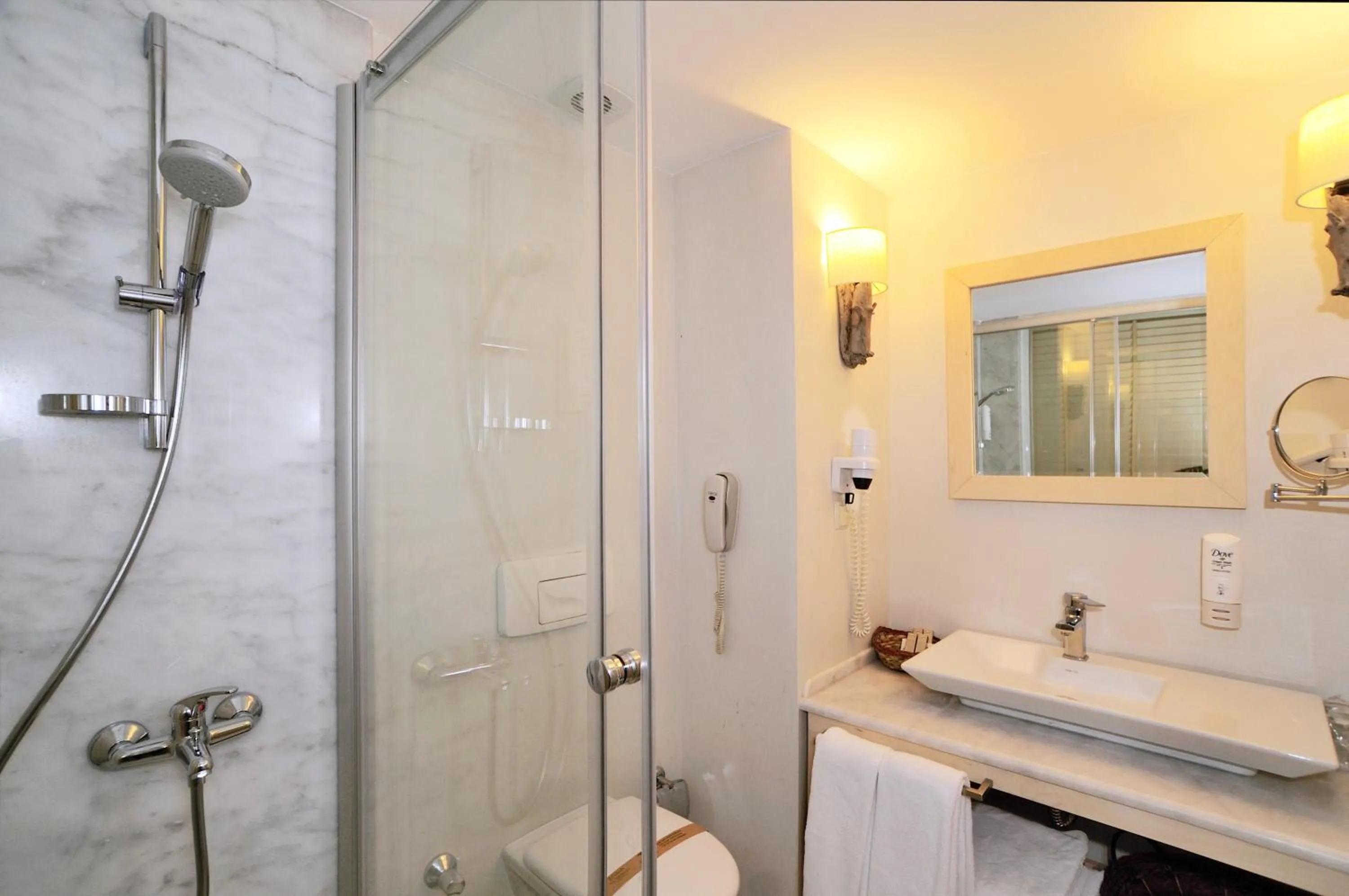 Bathroom in Zeytinada Hotel