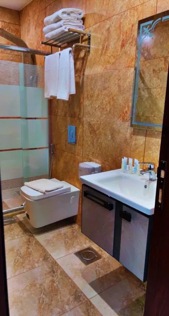 Deluxe Double Room in Shaqilath Hotel Deluxe Double Room in Shaqilath Hotel