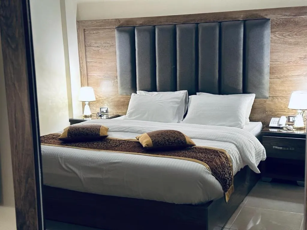 Bed in Shaqilath Hotel