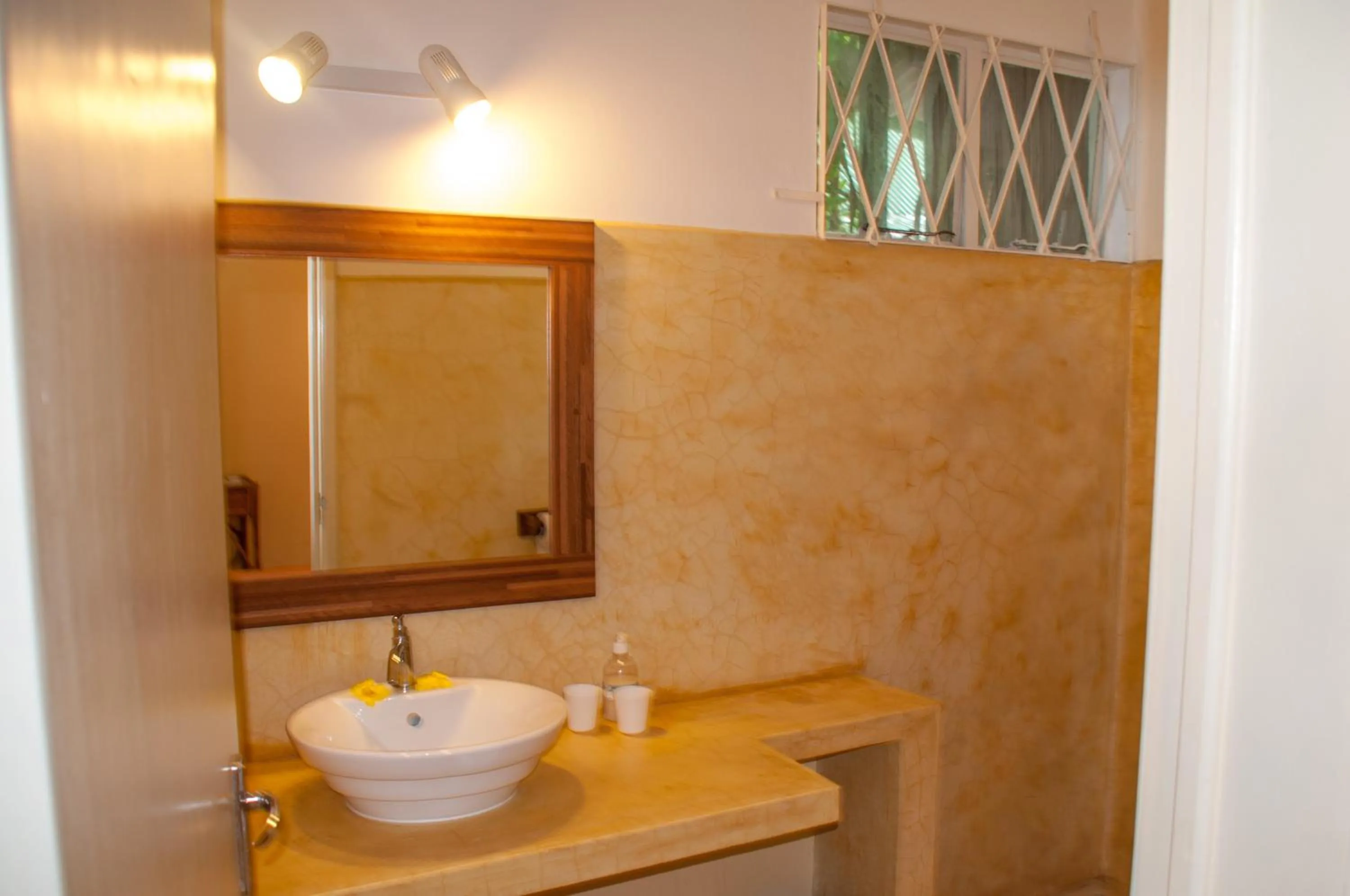 Bathroom in Chantauvent Guest House