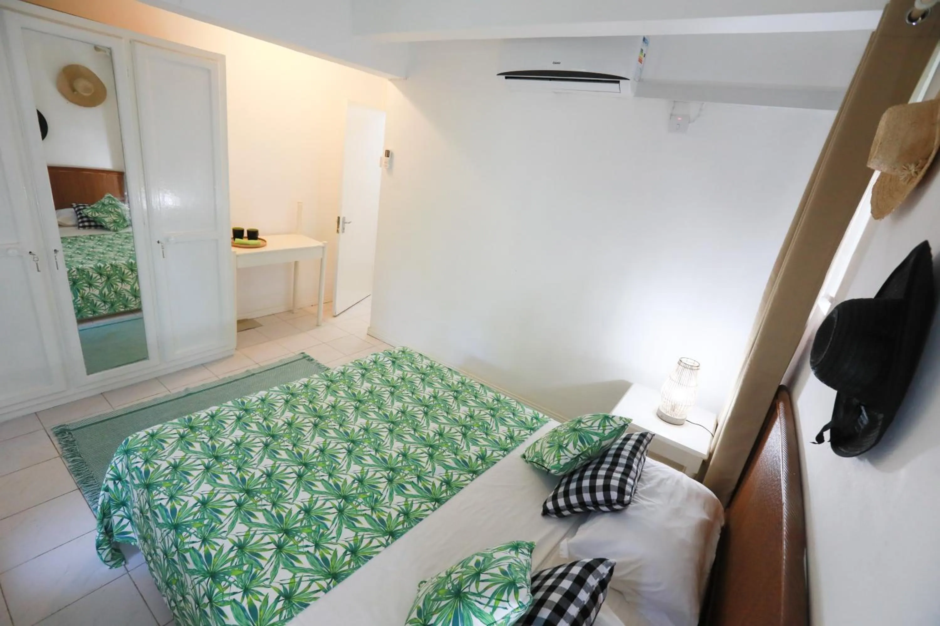 Bedroom, Bed in Chantauvent Guest House