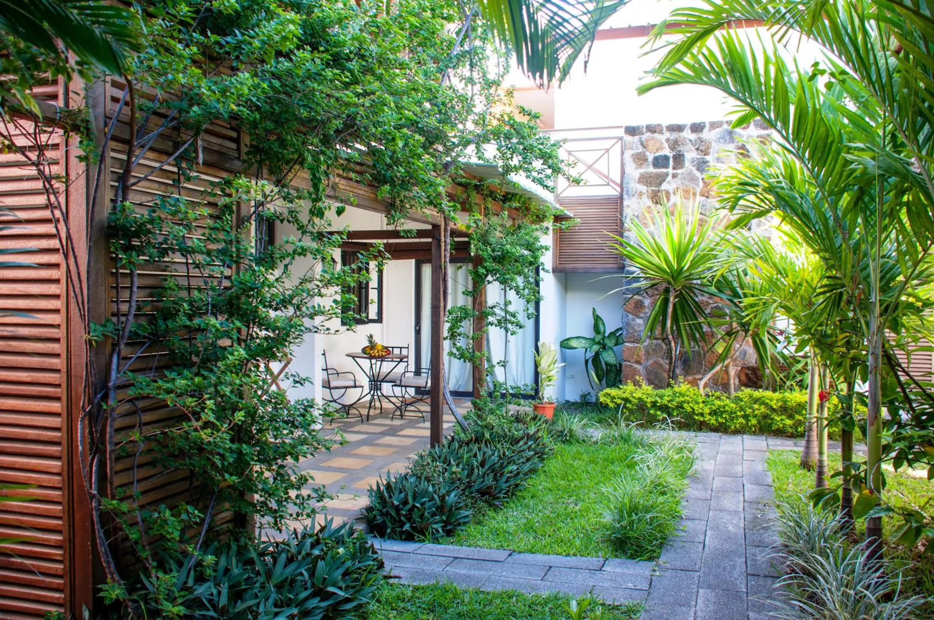 Facade/entrance in Chantauvent Guest House