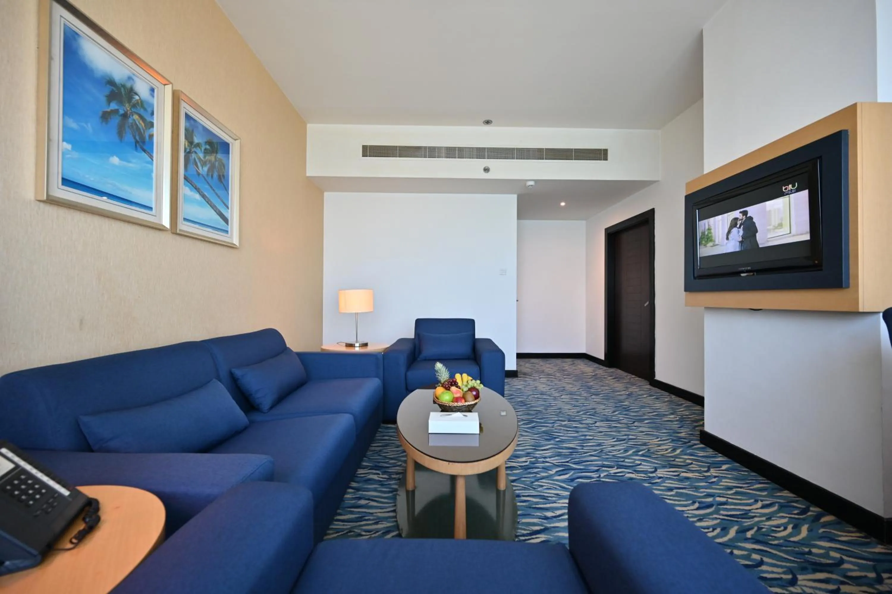 Living room in Harbour Suites Hotel